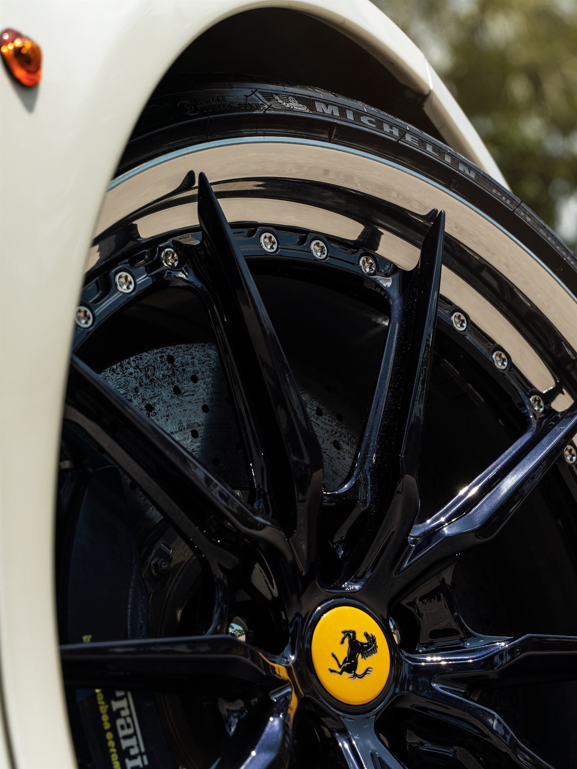Ferrari 458 | Bianco Fuji | on HRE S104SC | Custom PPG Blue