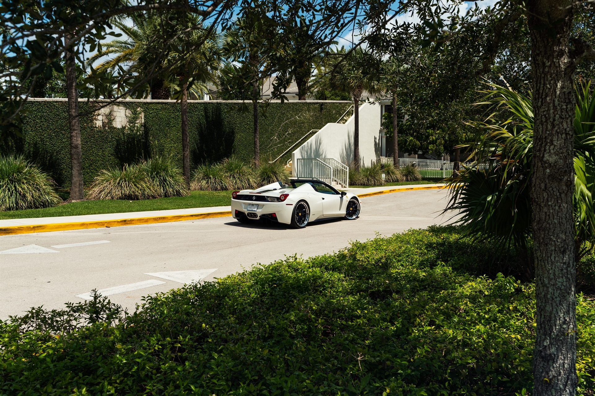 Ferrari 458 | Bianco Fuji | on HRE S104SC | Custom PPG Blue