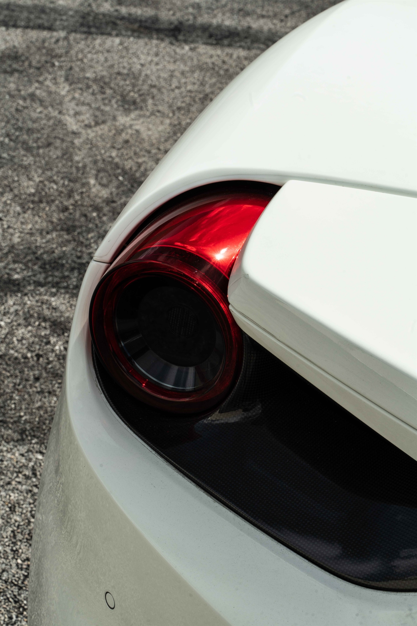 Ferrari 488 | Bianco Fuji | on HRE 520 FMR | Brushed Clear