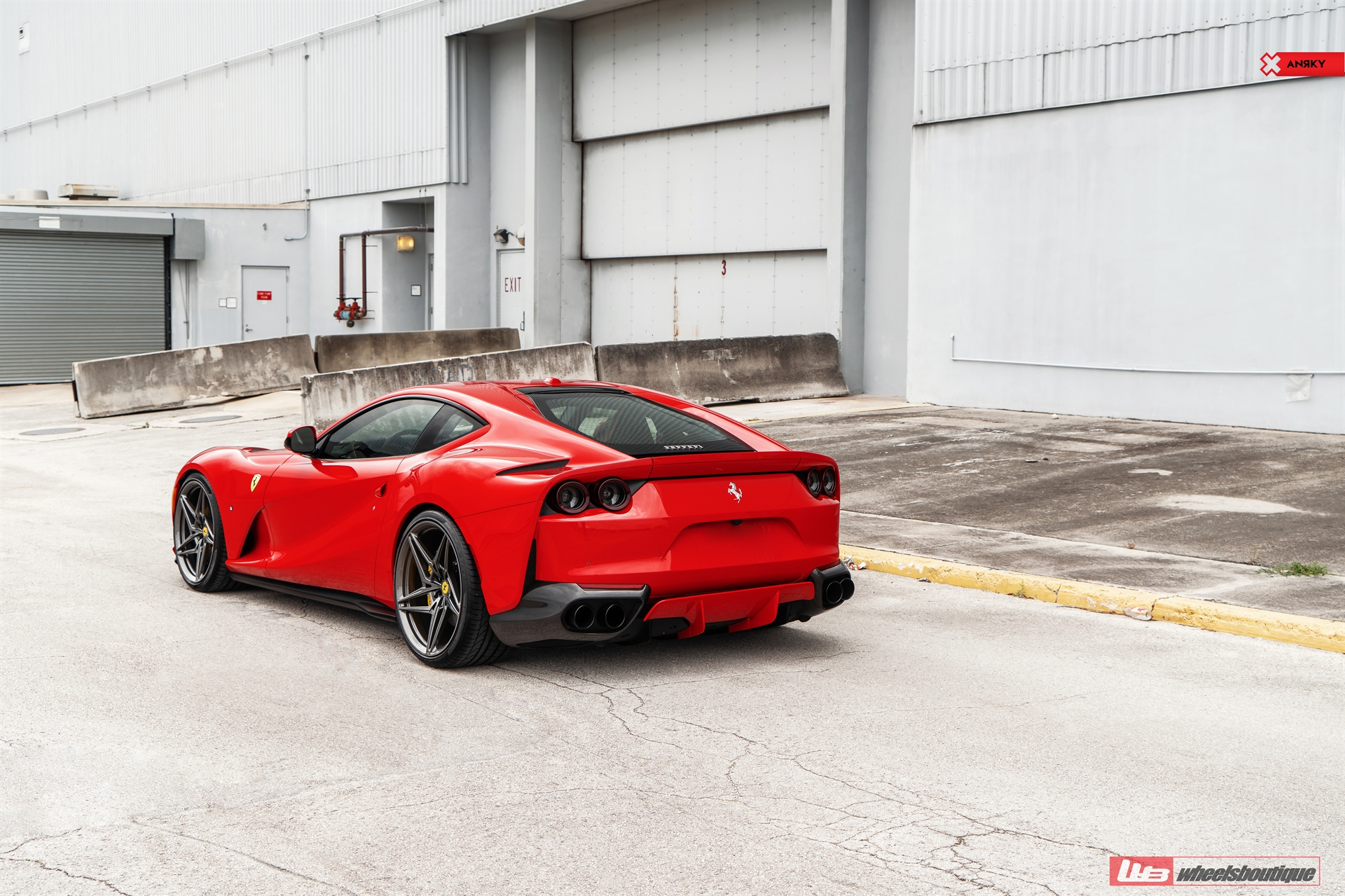 Ferrari 812 | Rosso Corsa | on ANRKY S1-X3 | Gloss Charcoal