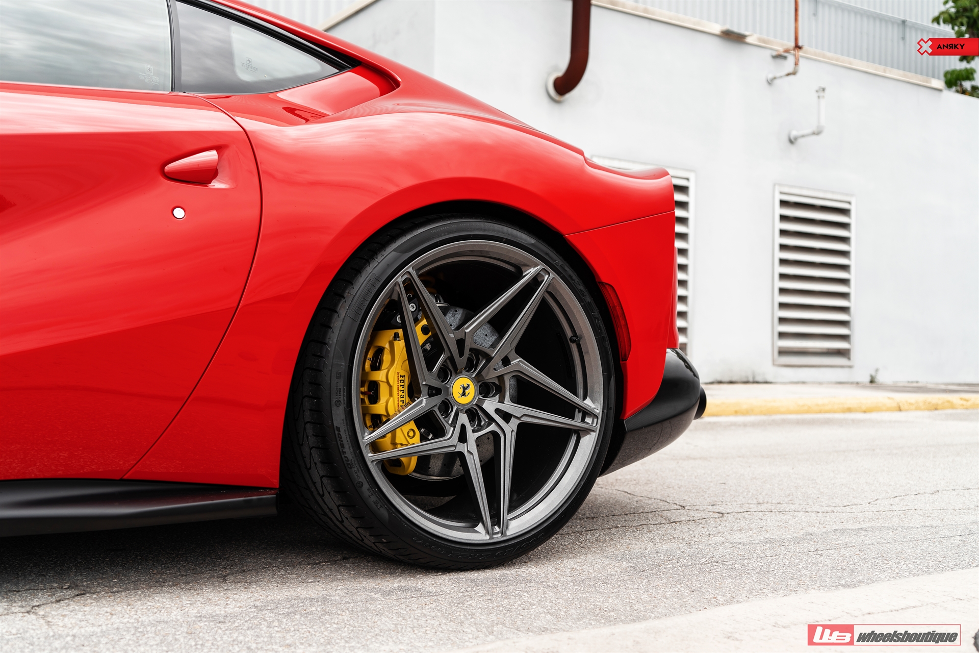 Ferrari 812 | Rosso Corsa | on ANRKY S1-X3 | Gloss Charcoal
