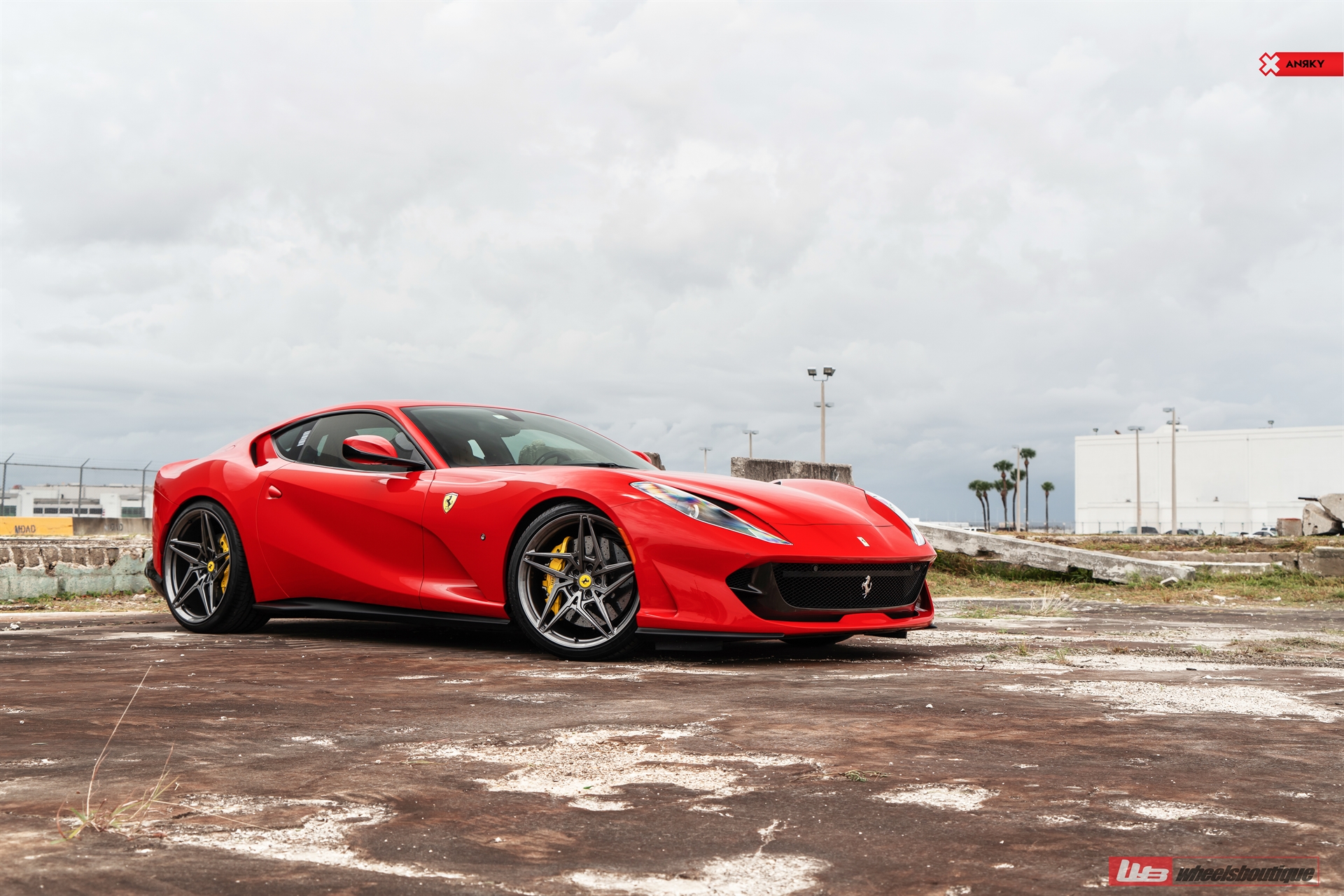 Ferrari 812 | Rosso Corsa | on ANRKY S1-X3 | Gloss Charcoal