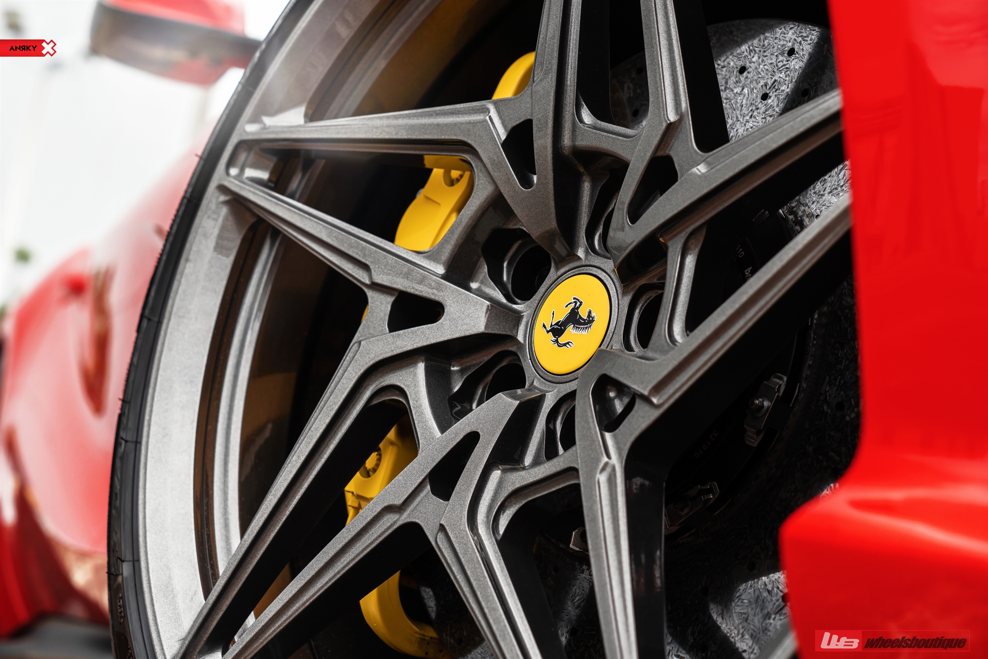 Ferrari 812 | Rosso Corsa | on ANRKY S1-X3 | Gloss Charcoal