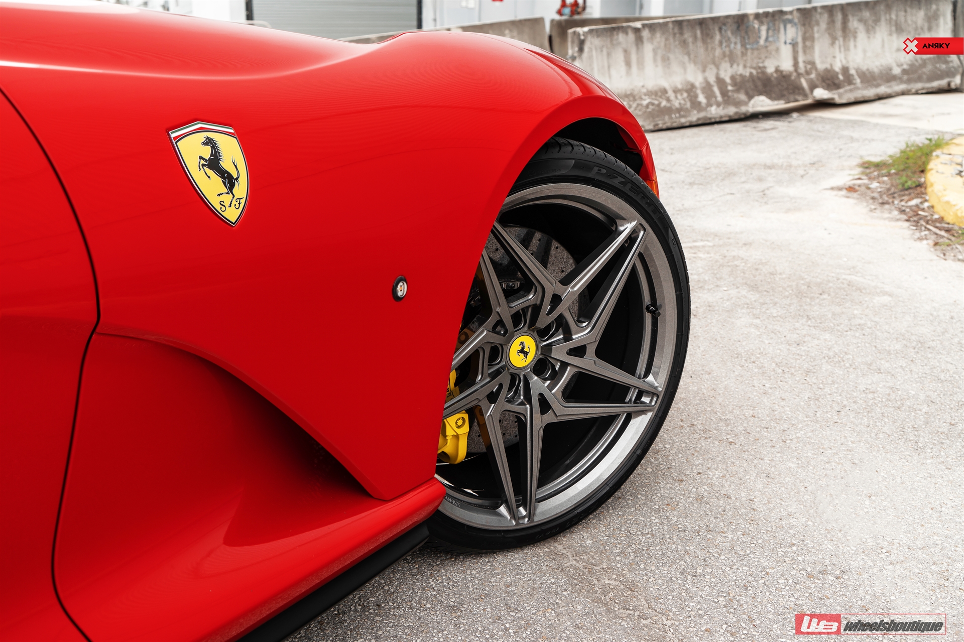 Ferrari 812 | Rosso Corsa | on ANRKY S1-X3 | Gloss Charcoal