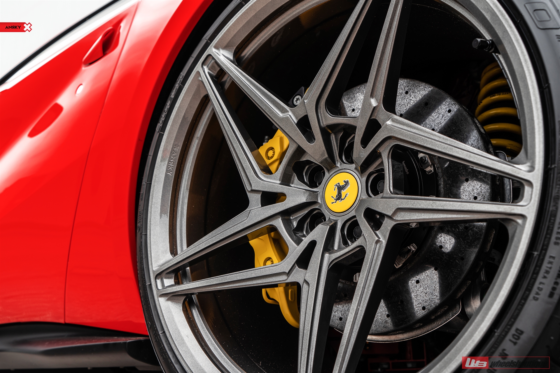 Ferrari 812 | Rosso Corsa | on ANRKY S1-X3 | Gloss Charcoal