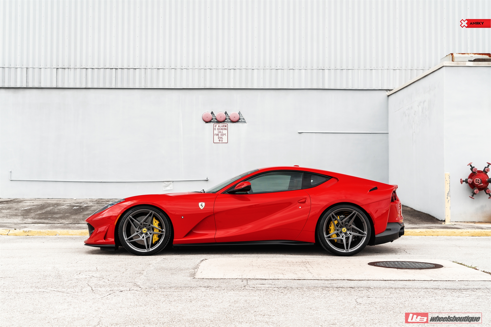 Ferrari 812 | Rosso Corsa | on ANRKY S1-X3 | Gloss Charcoal
