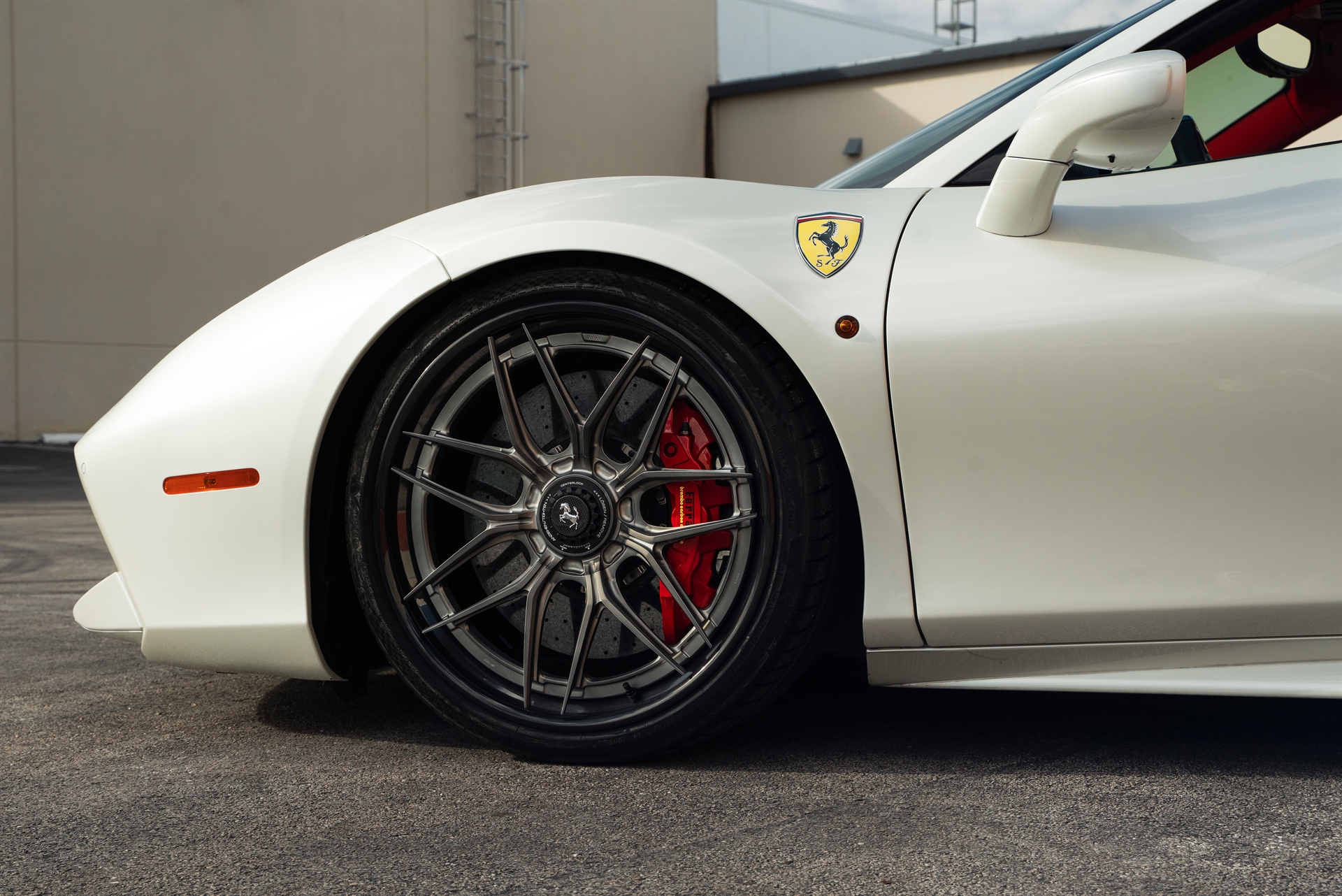 Ferrari 488 Spider | Bianco Avus | on 1886 XR004 | Frozen Polished Liquid Smoke