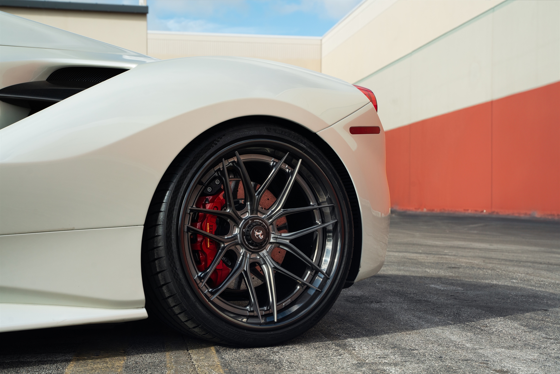 Ferrari 488 Spider | Bianco Avus | on 1886 XR004 | Frozen Polished Liquid Smoke