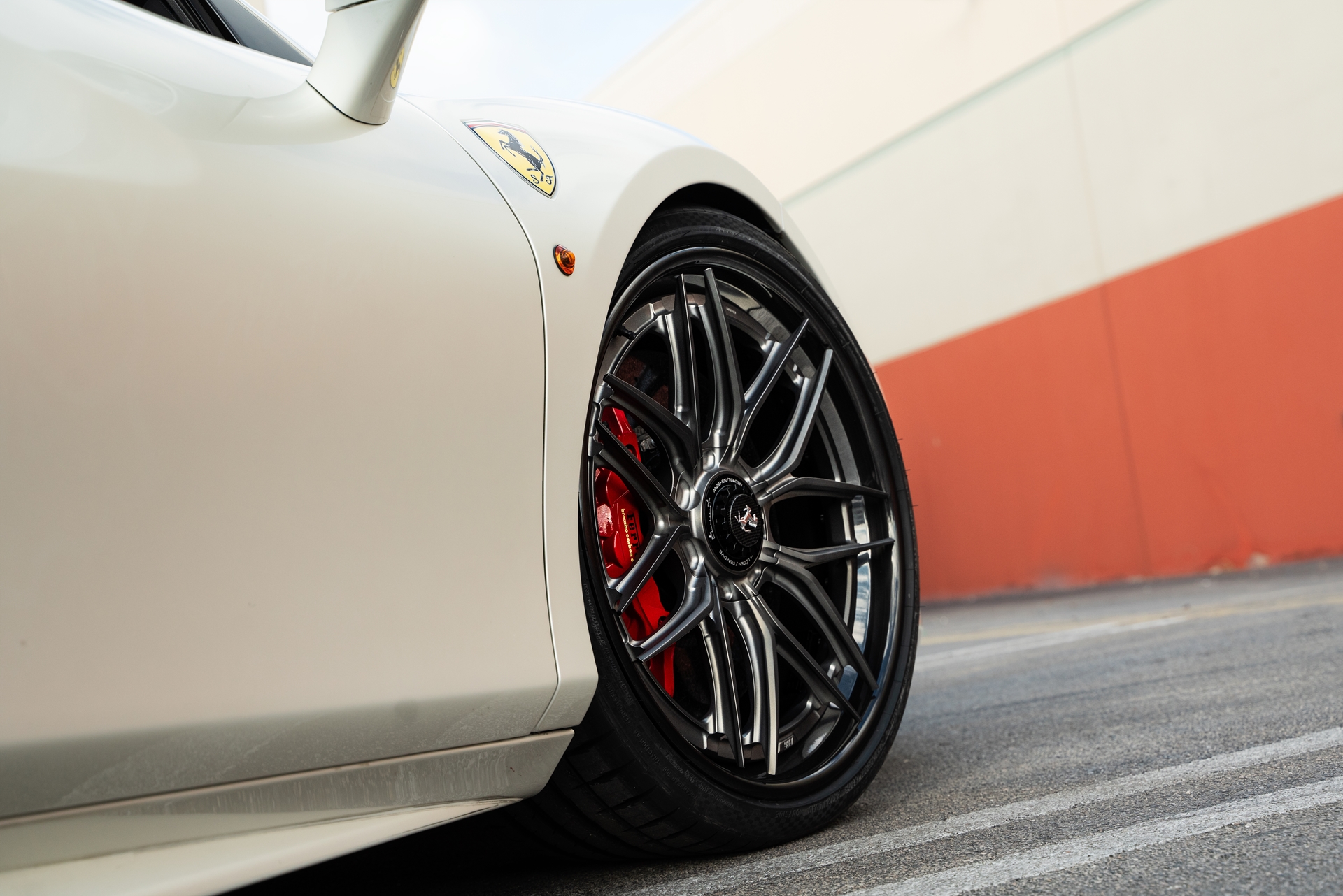 Ferrari 488 Spider | Bianco Avus | on 1886 XR004 | Frozen Polished Liquid Smoke