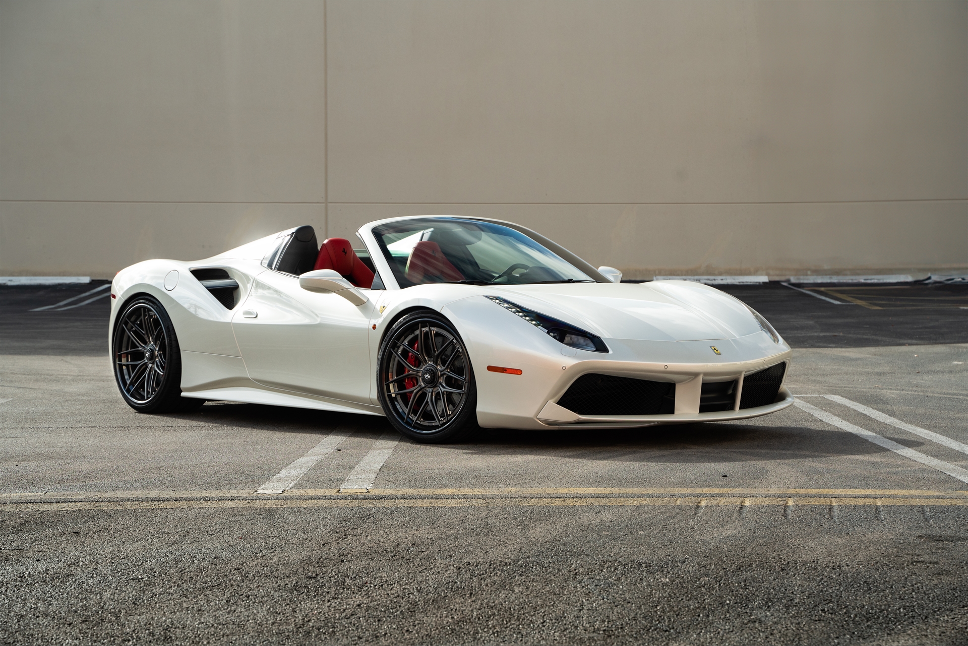 Ferrari 488 Spider | Bianco Avus | on 1886 XR004 | Frozen Polished Liquid Smoke