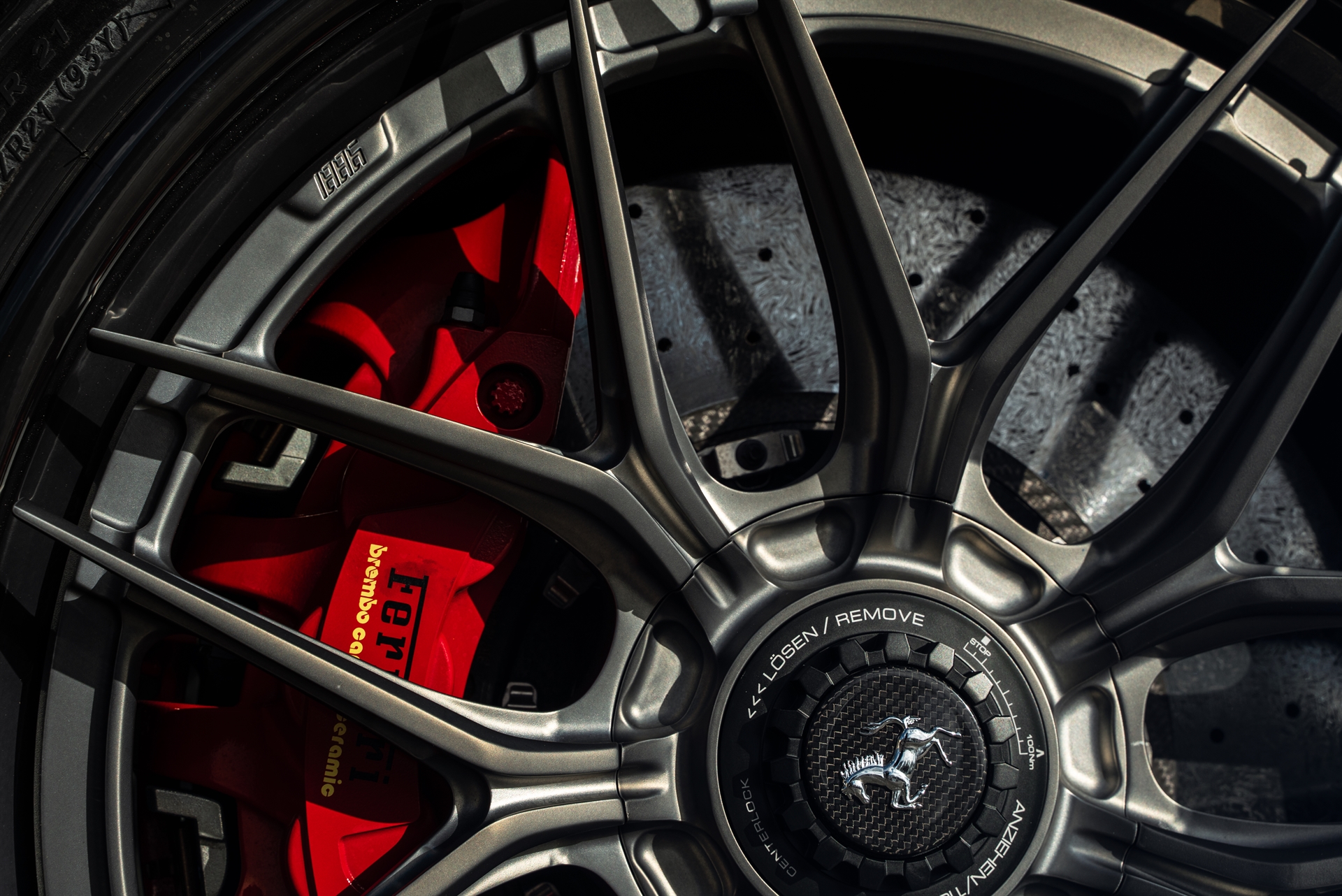 Ferrari 488 Spider | Bianco Avus | on 1886 XR004 | Frozen Polished Liquid Smoke