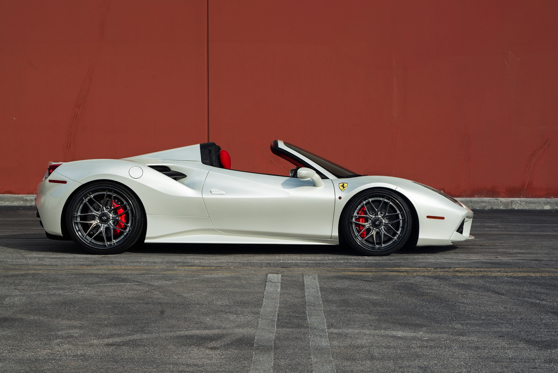 Ferrari 488 Spider | Bianco Avus | on 1886 XR004 | Frozen Polished Liquid Smoke