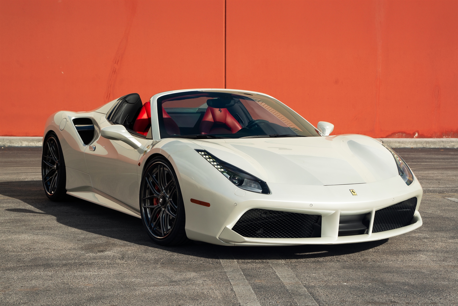 Ferrari 488 Spider | Bianco Avus | on 1886 XR004 | Frozen Polished Liquid Smoke