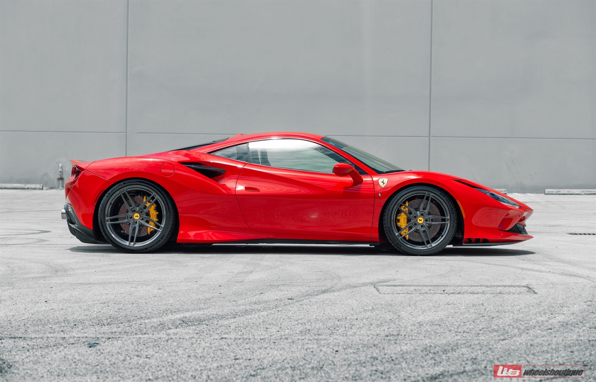 Novitec F8 | Rosso Corsa | on ANRKY AN17 | Mirror Polished Smoked