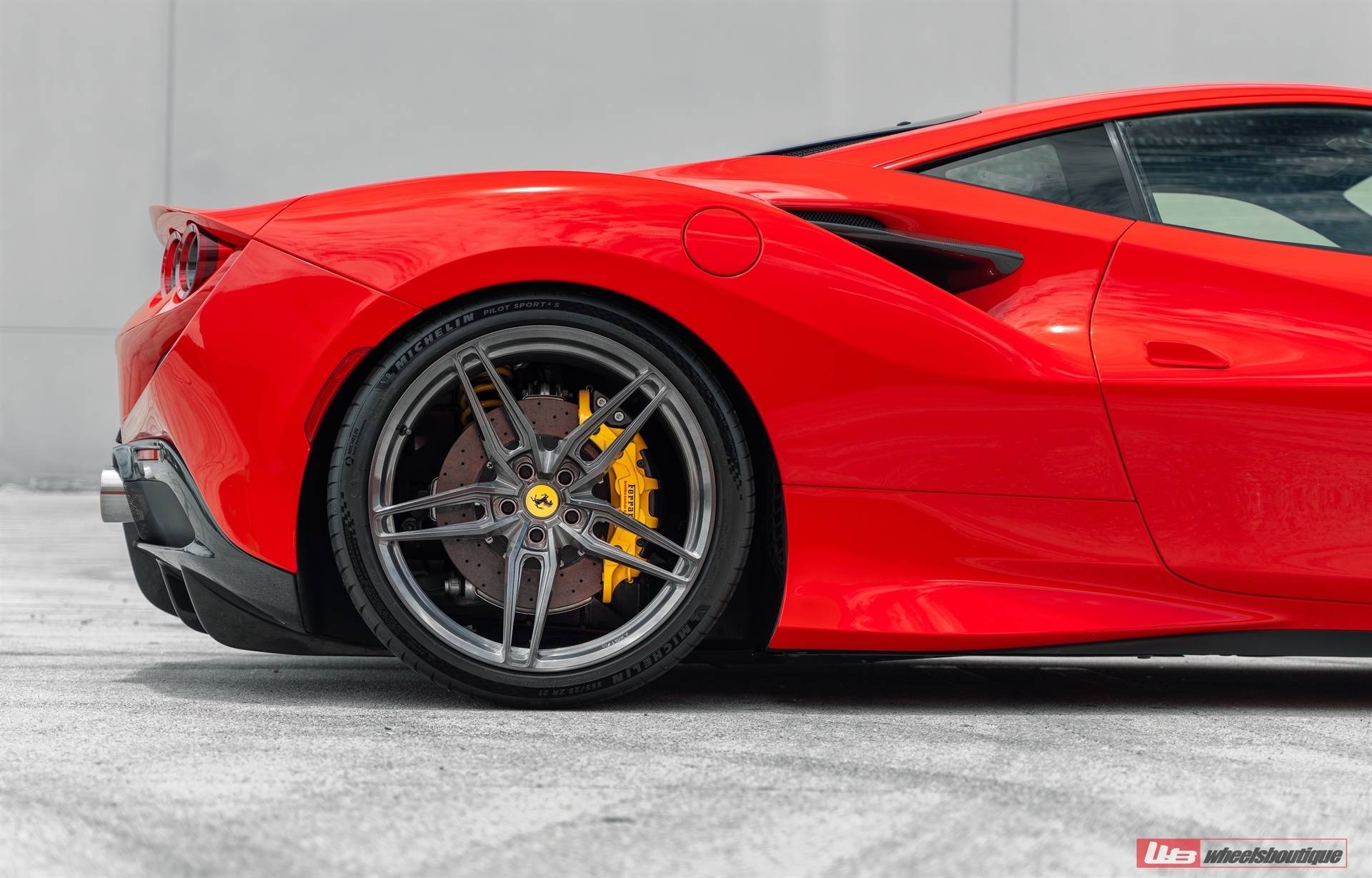 Novitec F8 | Rosso Corsa | on ANRKY AN17 | Mirror Polished Smoked