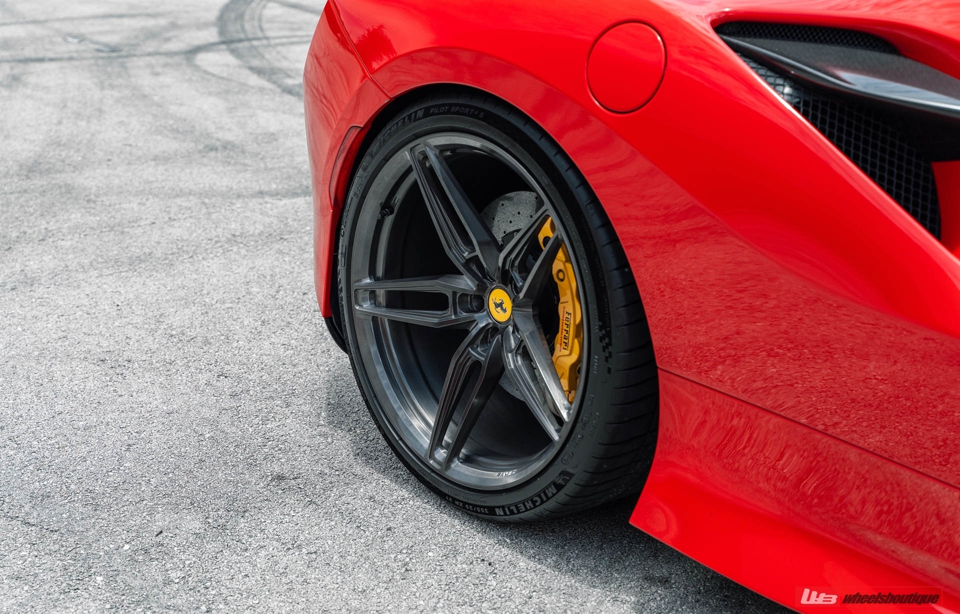 Novitec F8 | Rosso Corsa | on ANRKY AN17 | Mirror Polished Smoked