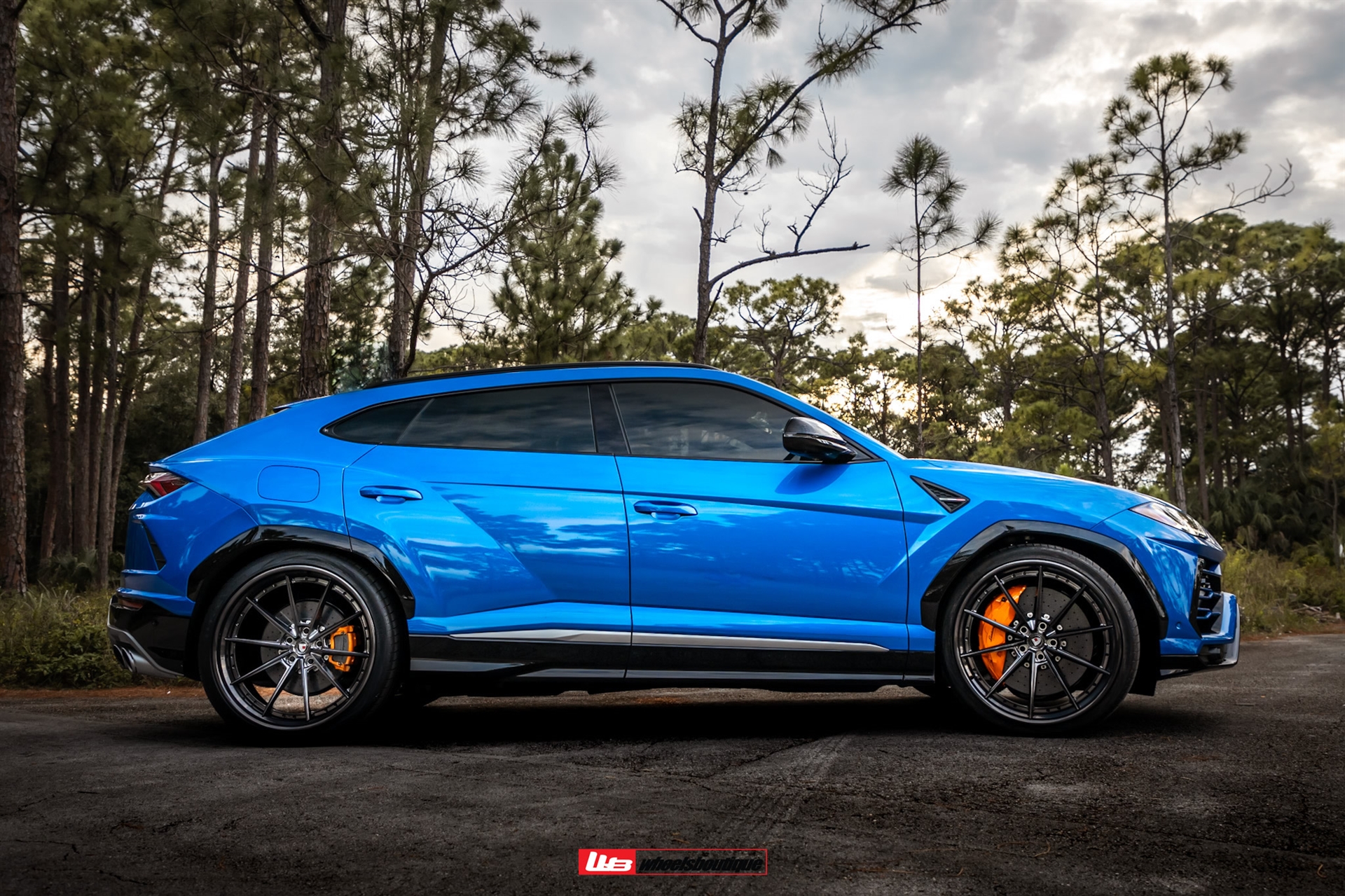 Lamborghini Urus | | on ANRKY AN38 | Mirror Polished Smoke