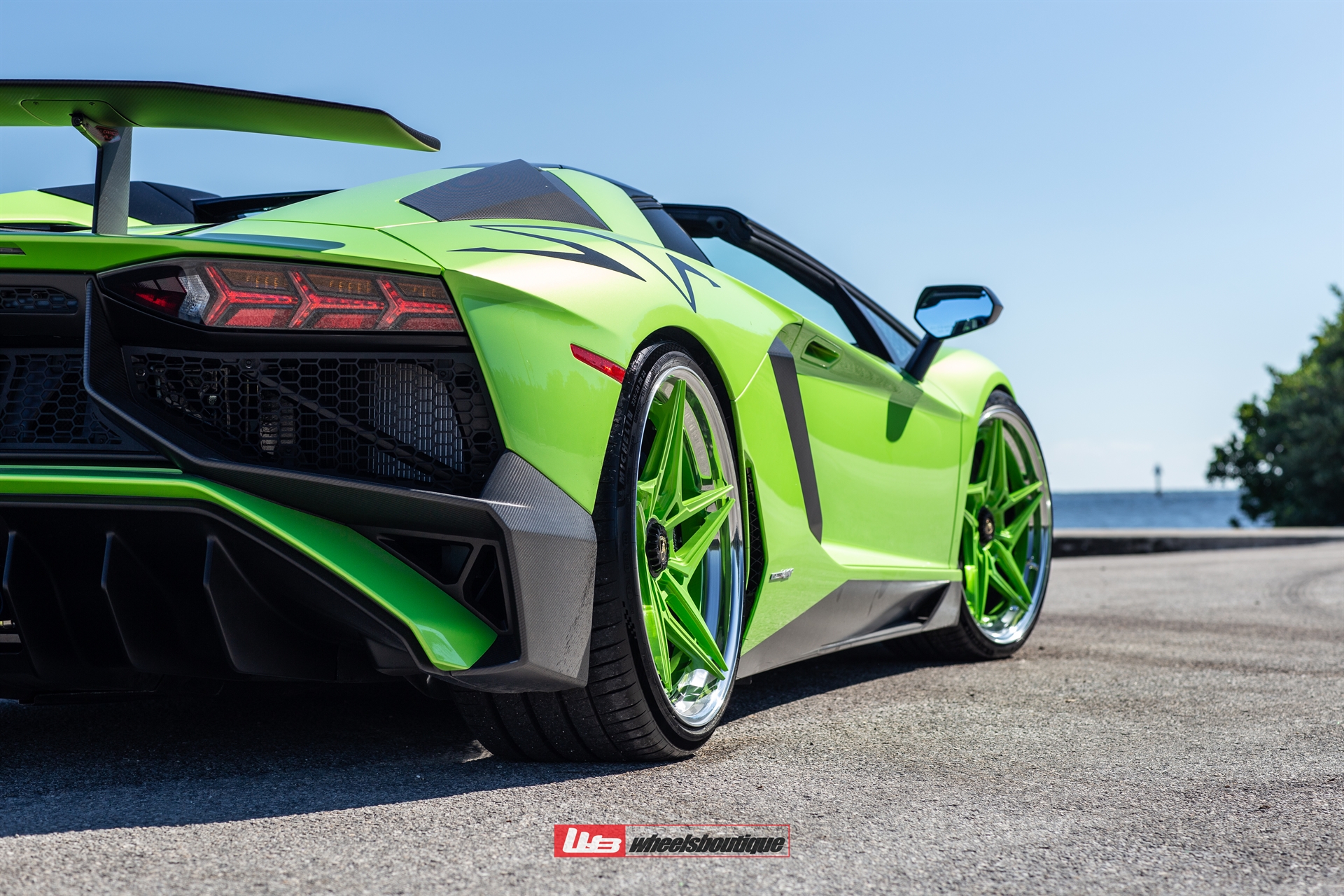 Lamborghini Aventador SV Roadster | Verde Ithaca | on ANRKY S3-X3 | PPG Color Matched: Verde Ithaca Center