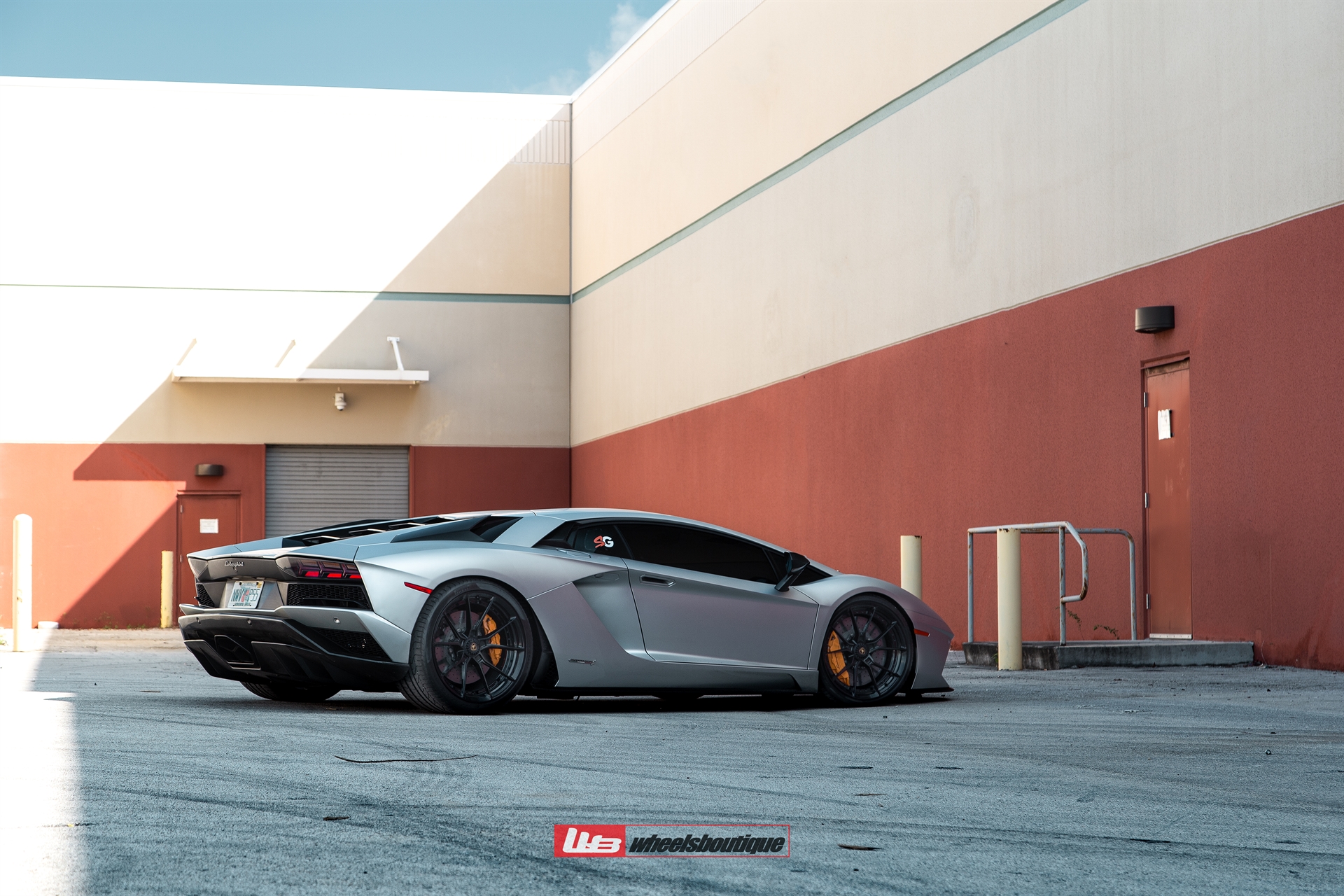Lamborghini Aventador S | | on ANRKY AN22 | Gloss Black