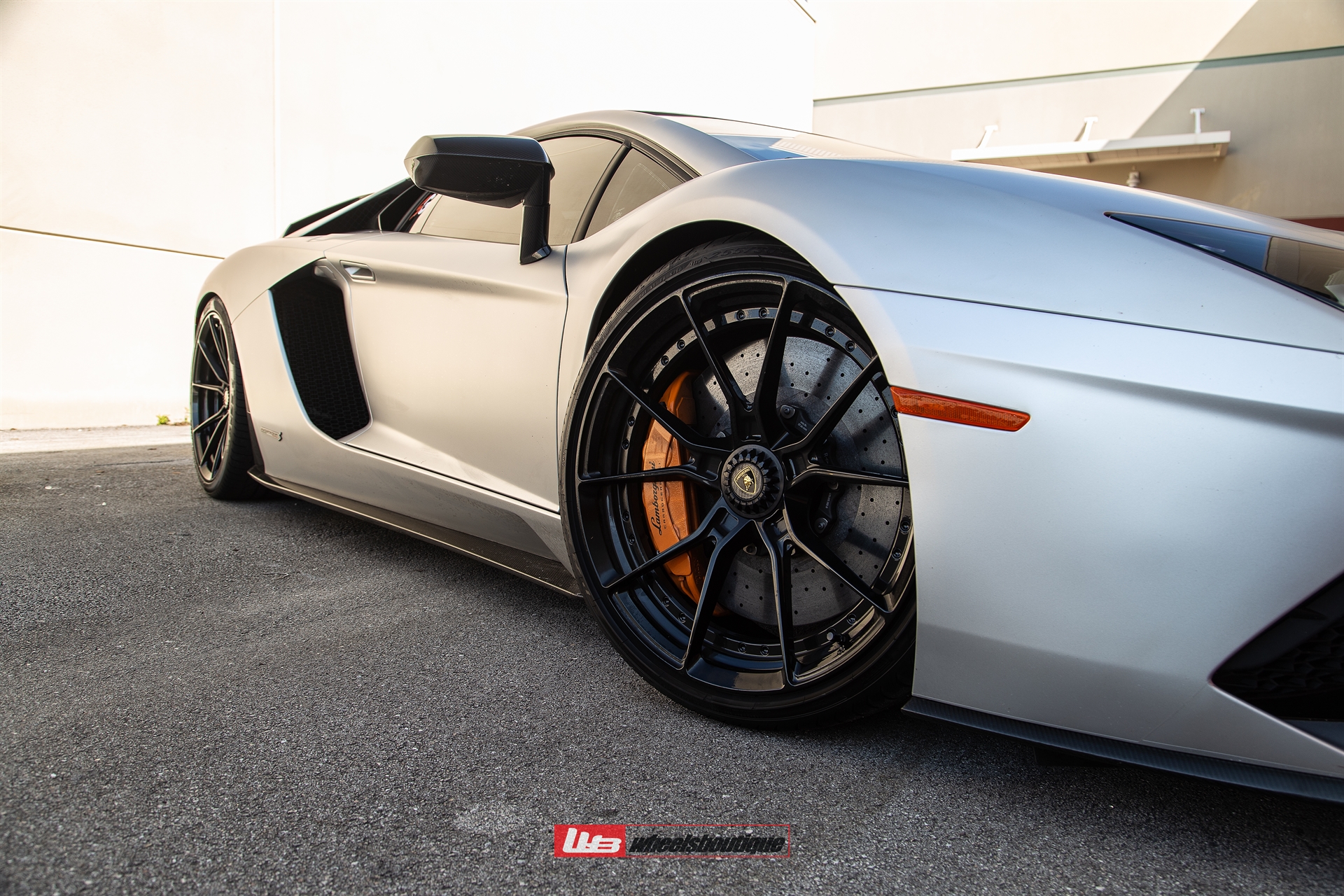 Lamborghini Aventador S | | on ANRKY AN22 | Gloss Black
