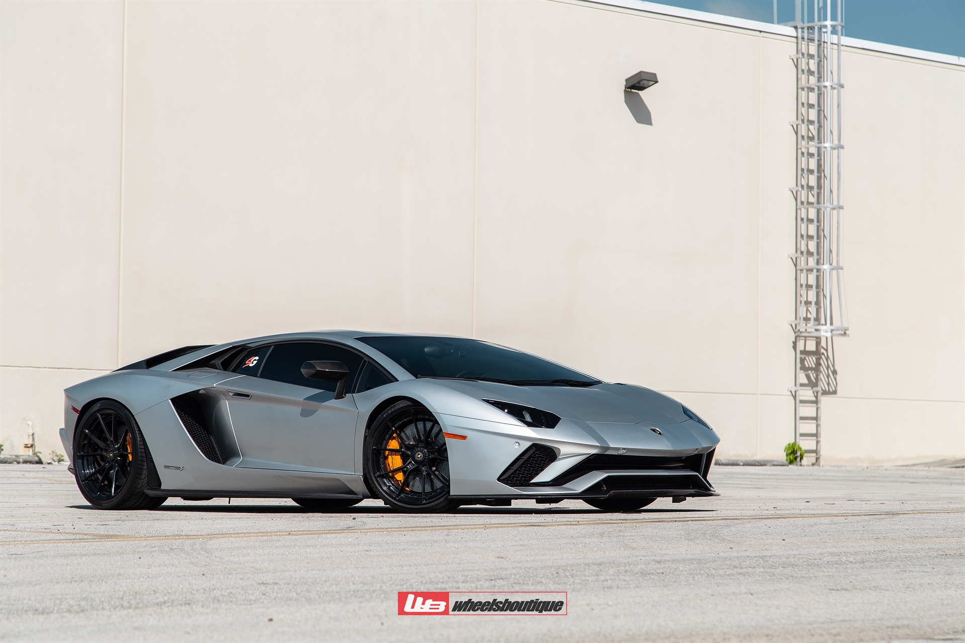 Lamborghini Aventador S | | on ANRKY AN22 | Gloss Black