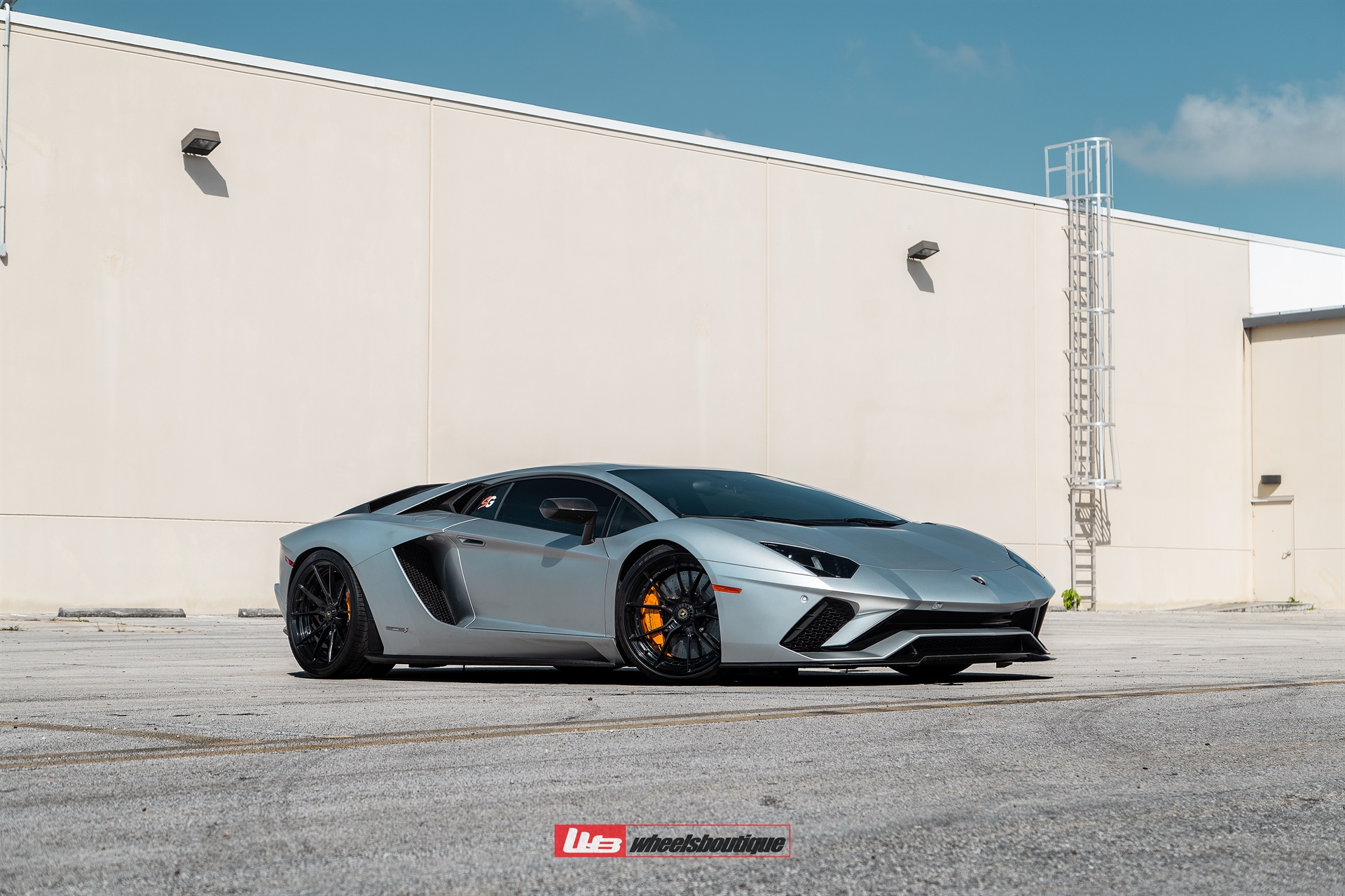 Lamborghini Aventador S | | on ANRKY AN22 | Gloss Black