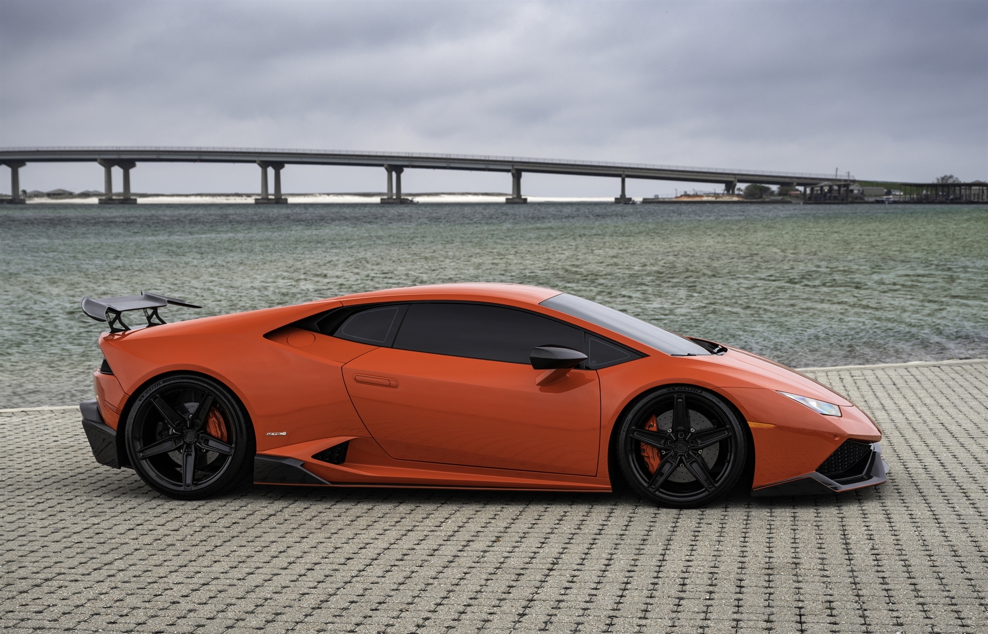 Lamborghini Huracan | | on ANRKY AN15 | Gloss Black