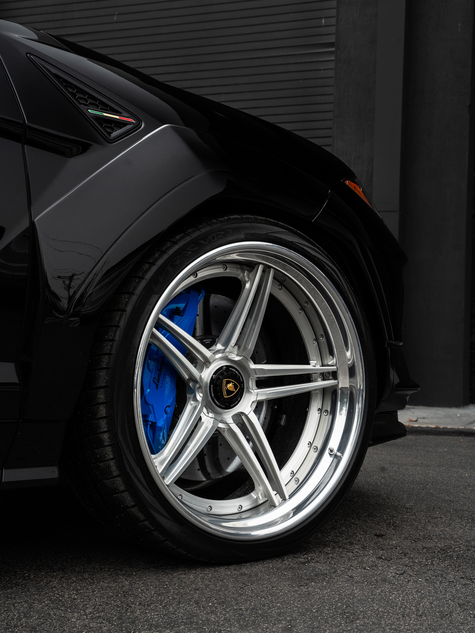 1016 Industries: Urus S | Nero Noctis | on 1886 XR-003 | Brushed Clear