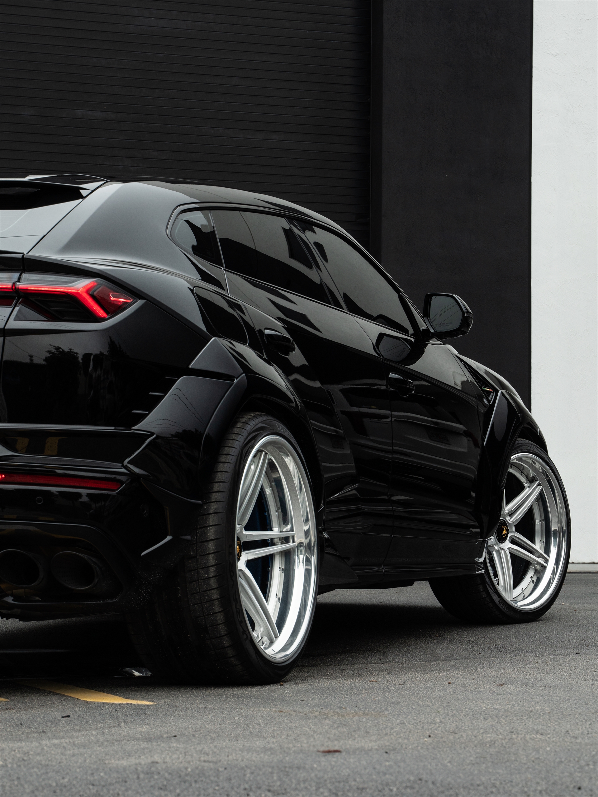 1016 Industries: Urus S | Nero Noctis | on 1886 XR-003 | Brushed Clear