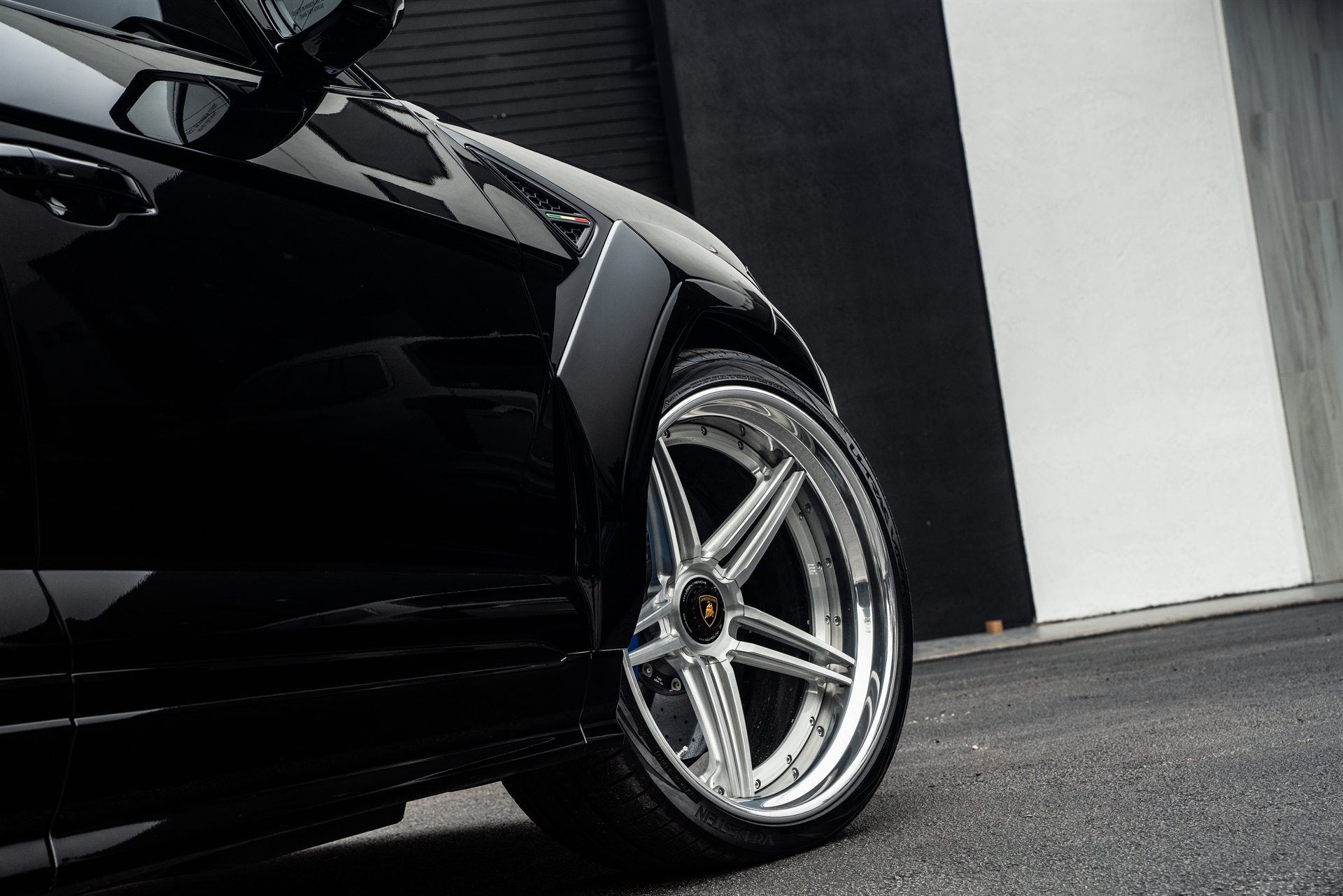 1016 Industries: Urus S | Nero Noctis | on 1886 XR-003 | Brushed Clear