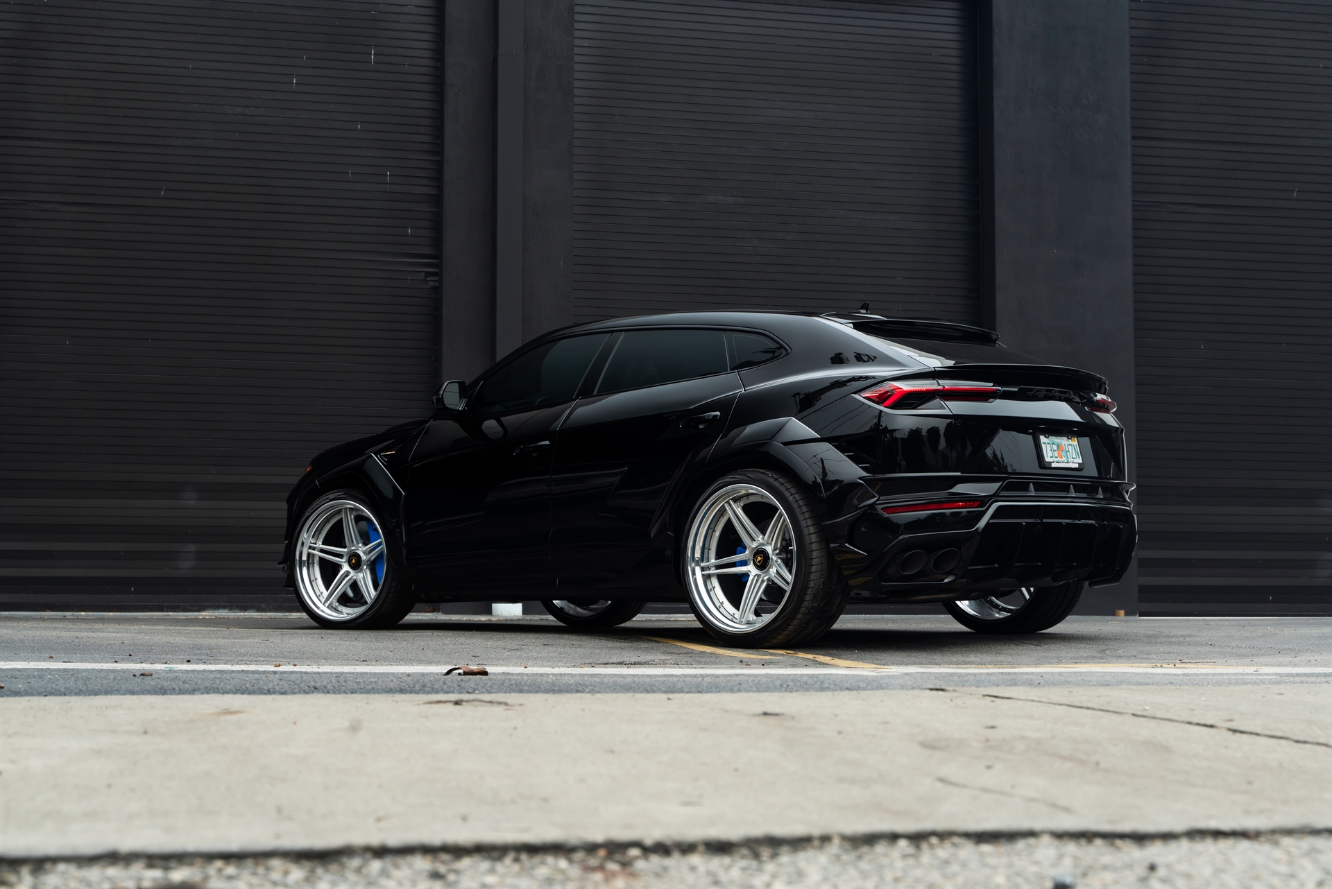 1016 Industries: Urus S | Nero Noctis | on 1886 XR-003 | Brushed Clear