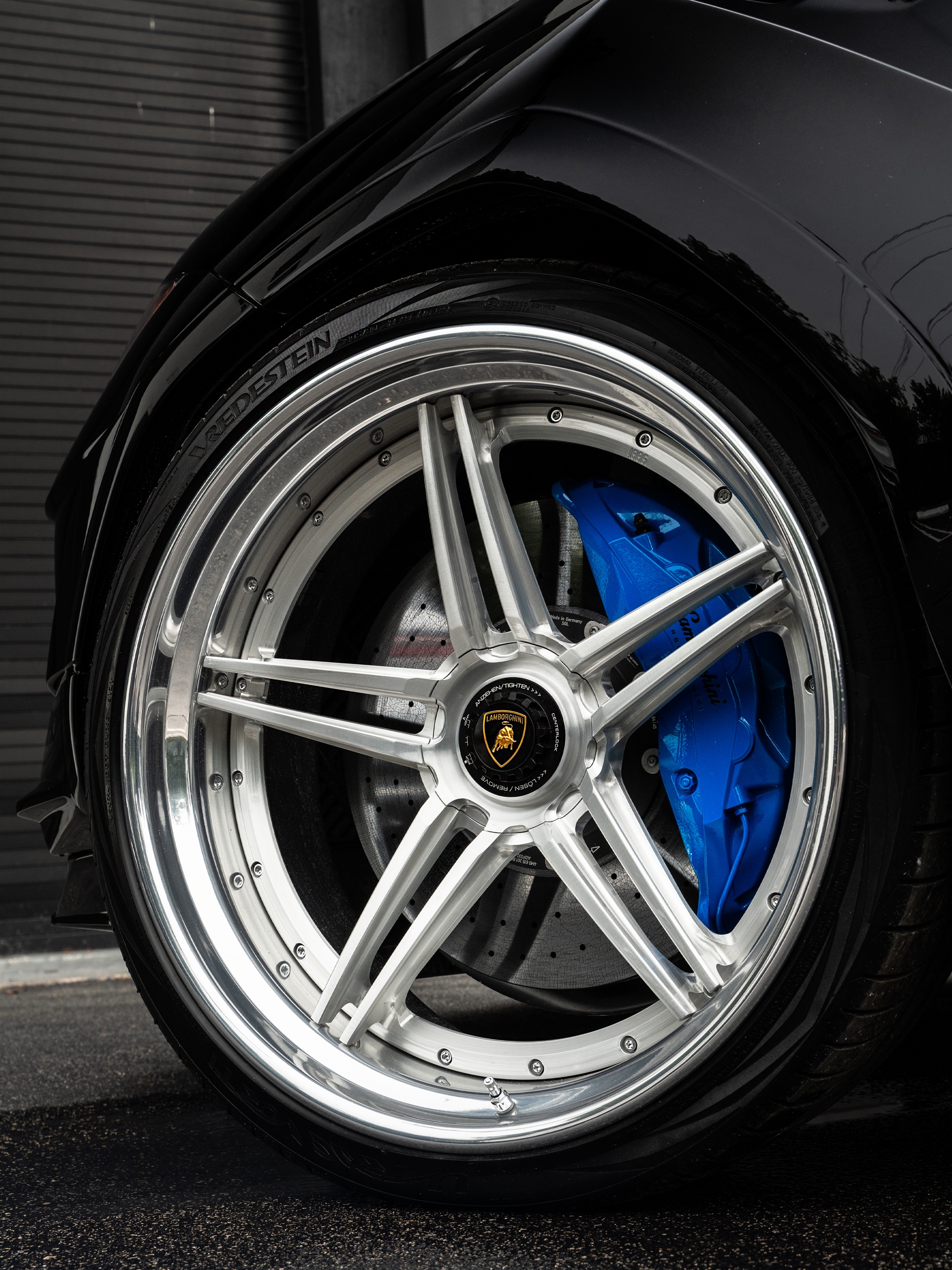1016 Industries: Urus S | Nero Noctis | on 1886 XR-003 | Brushed Clear
