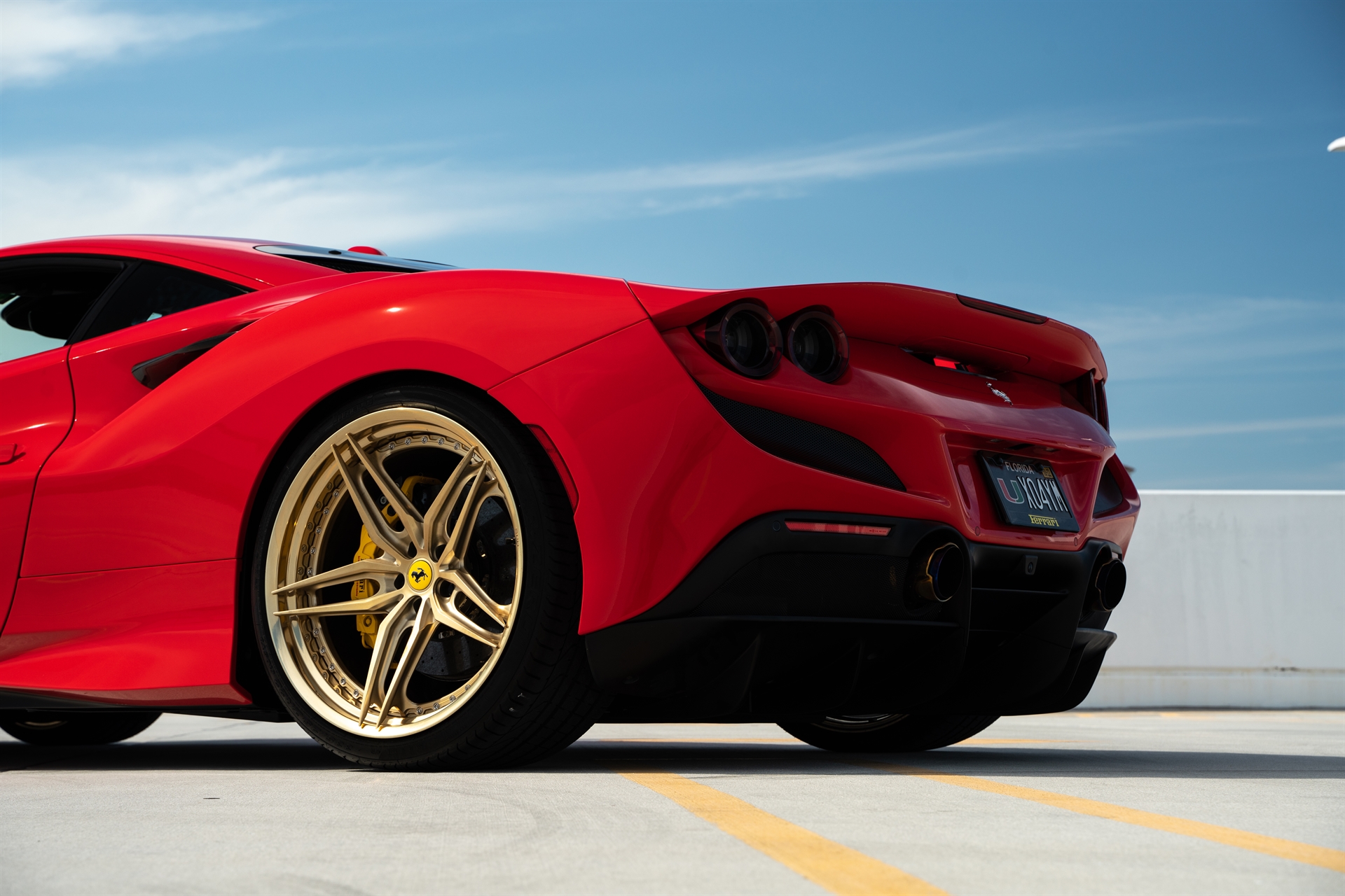 Ferrari F8 | Rosso Corsa | on HRE S107SC | Frozen Polished Gold