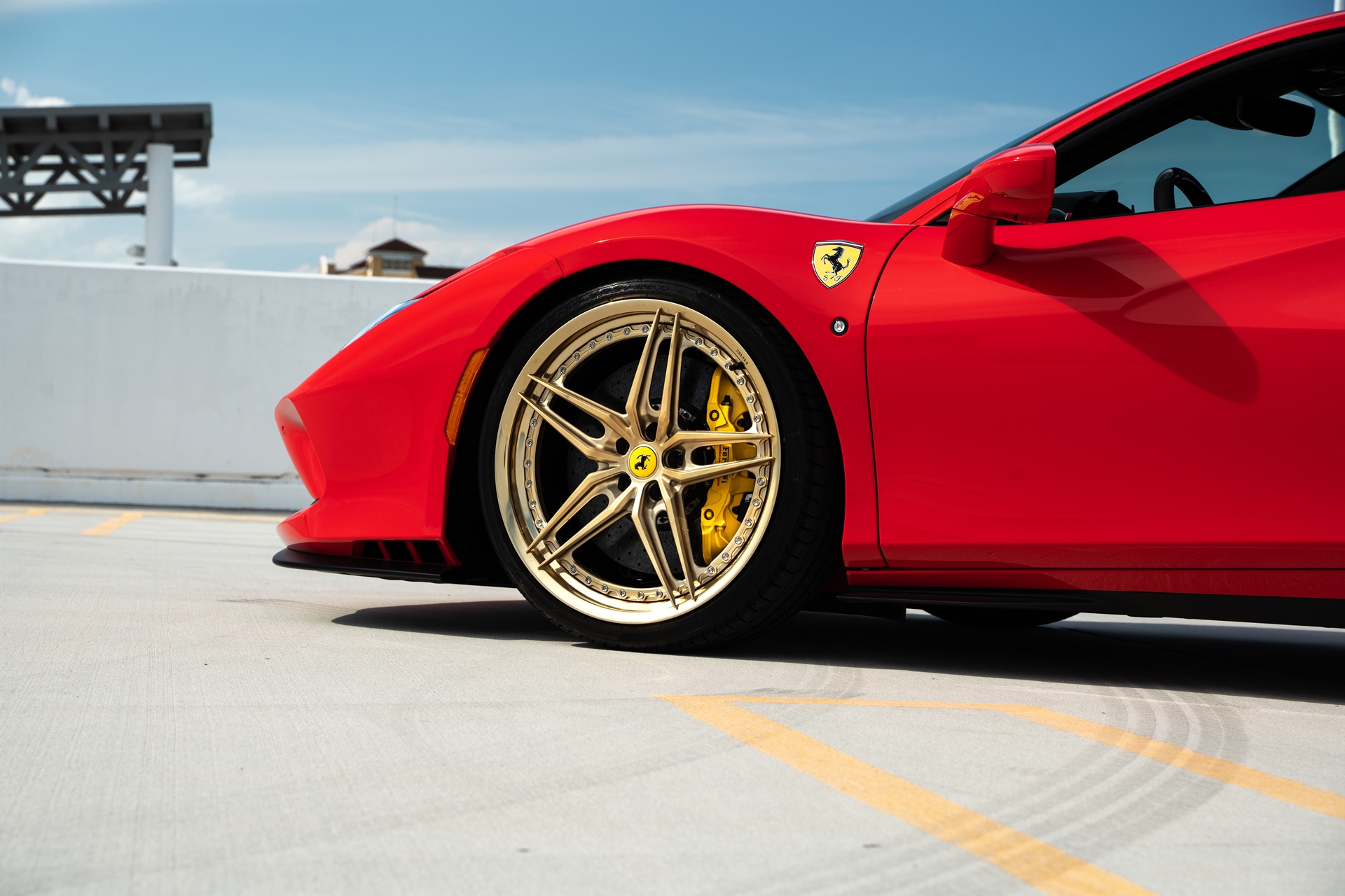 Ferrari F8 | Rosso Corsa | on HRE S107SC | Frozen Polished Gold