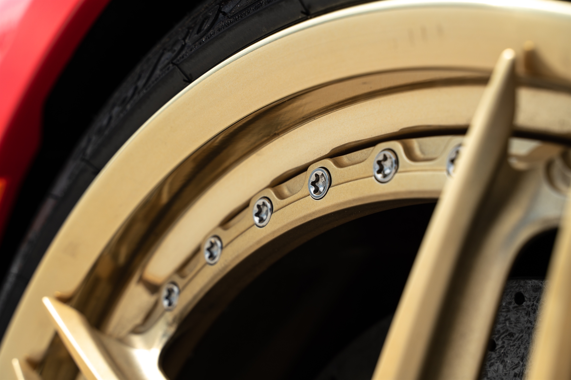 Ferrari F8 | Rosso Corsa | on HRE S107SC | Frozen Polished Gold