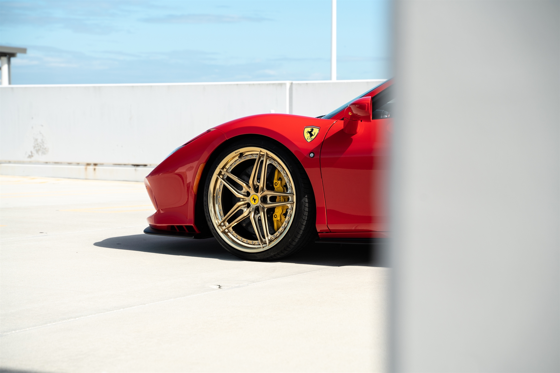 Ferrari F8 | Rosso Corsa | on HRE S107SC | Frozen Polished Gold