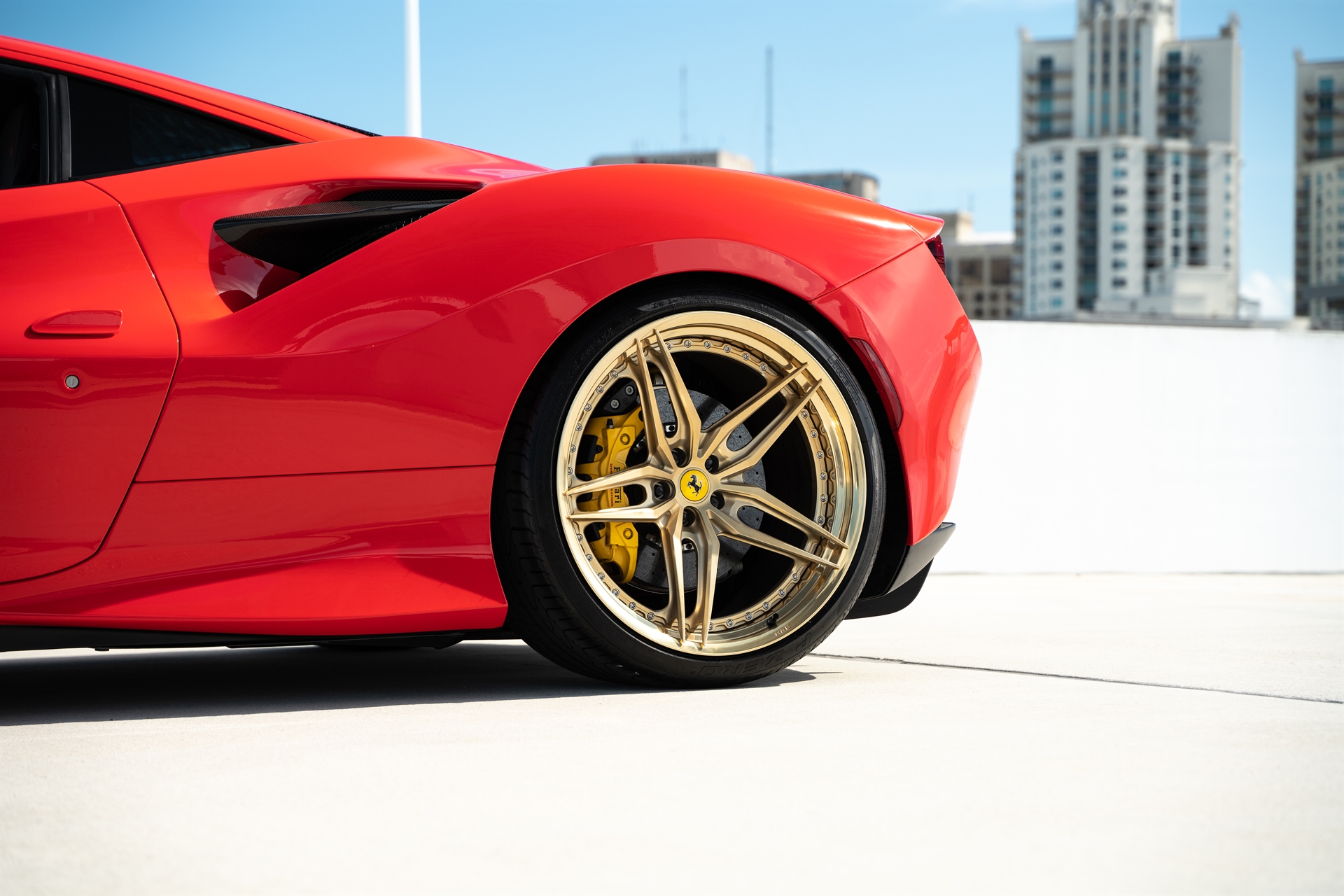 Ferrari F8 | Rosso Corsa | on HRE S107SC | Frozen Polished Gold