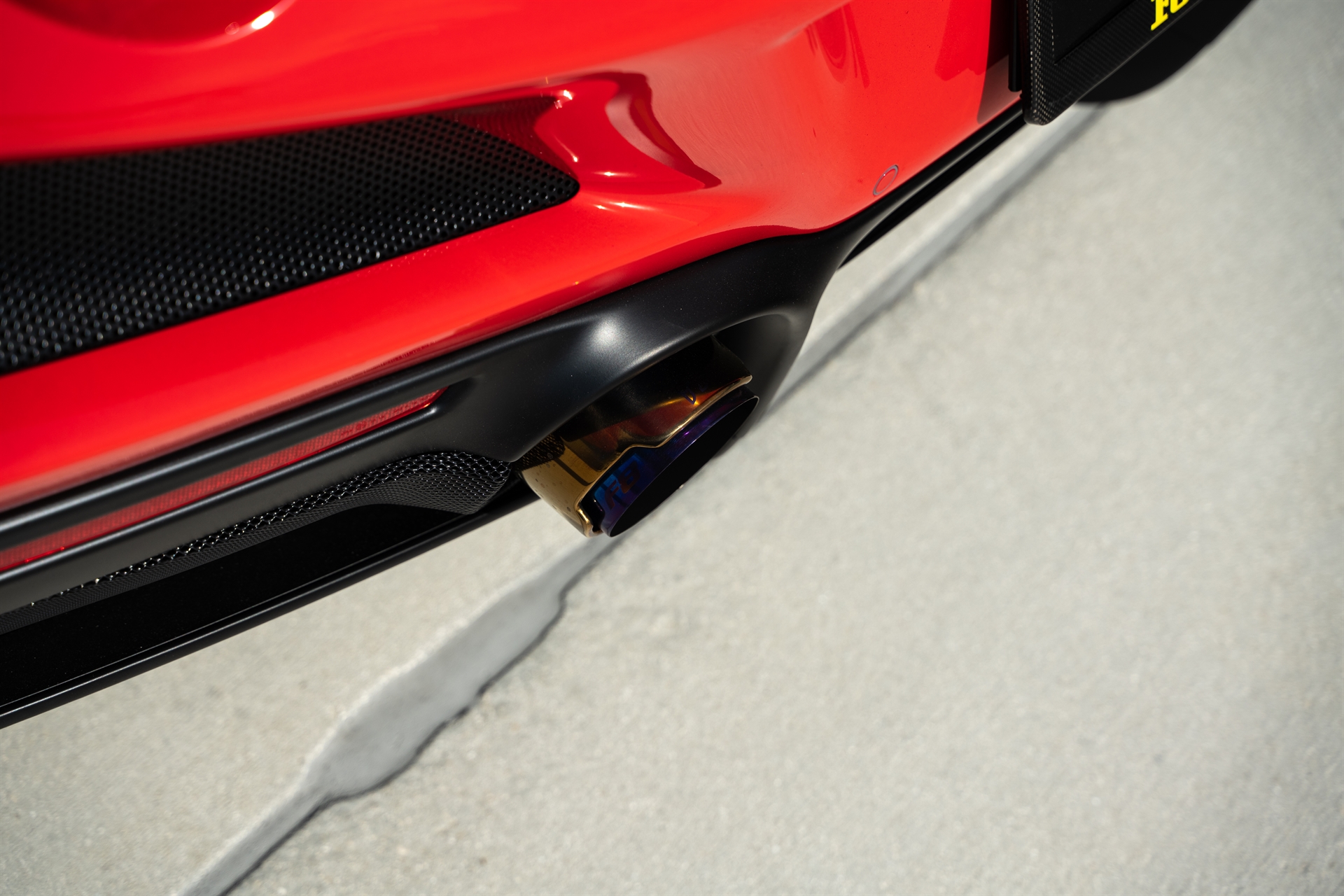 Ferrari F8 | Rosso Corsa | on HRE S107SC | Frozen Polished Gold