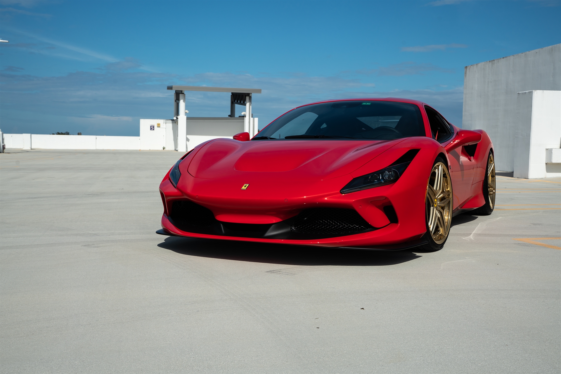 Ferrari F8 | Rosso Corsa | on HRE S107SC | Frozen Polished Gold