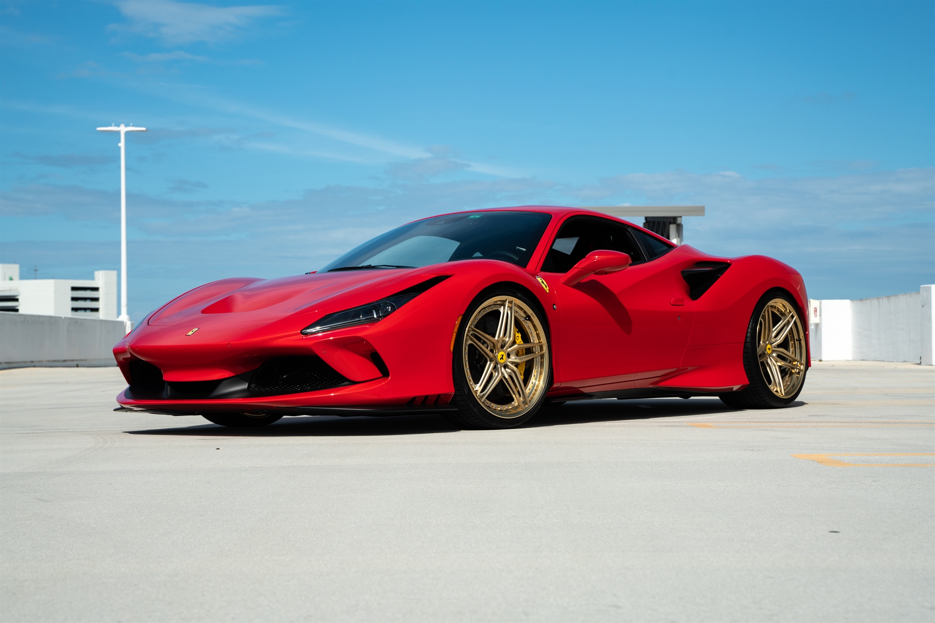 Ferrari F8 | Rosso Corsa | on HRE S107SC | Frozen Polished Gold