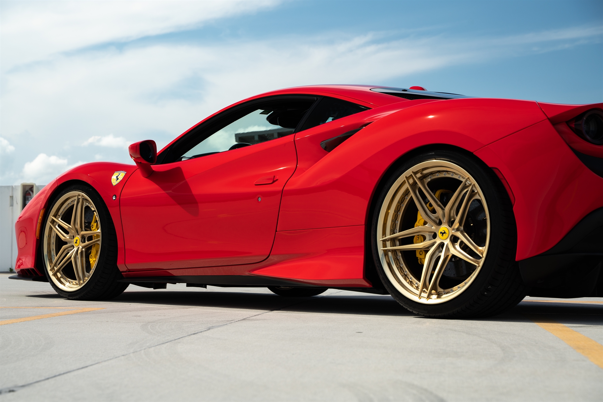 Ferrari F8 | Rosso Corsa | on HRE S107SC | Frozen Polished Gold