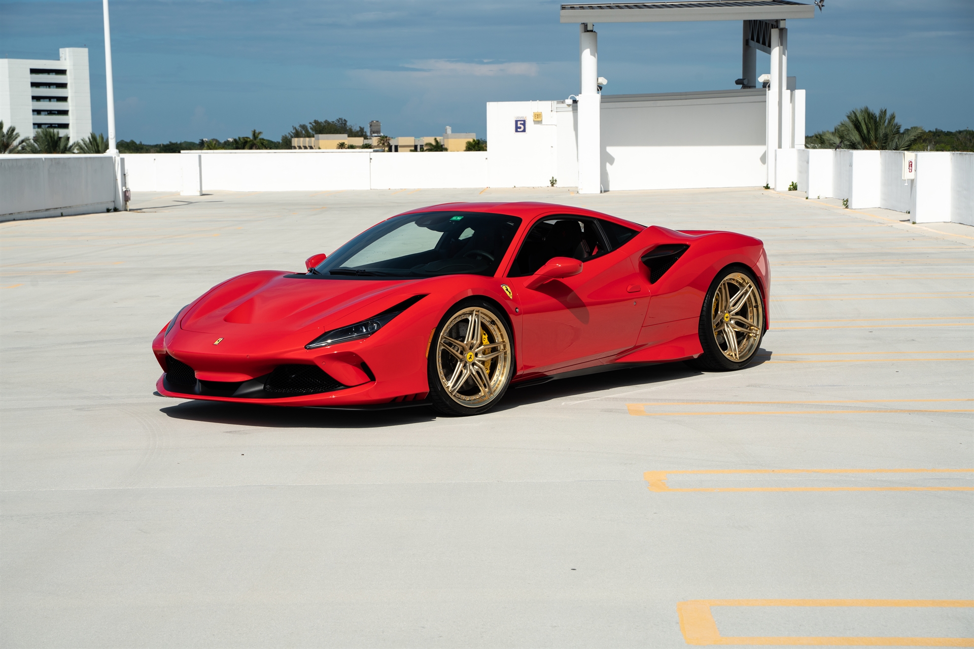 Ferrari F8 | Rosso Corsa | on HRE S107SC | Frozen Polished Gold