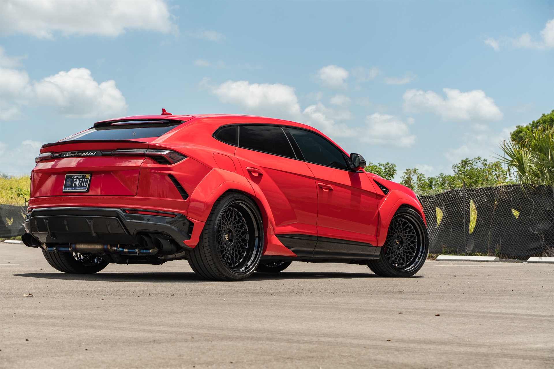 1016 Industries: Urus | Rosso Mars | on 1886 S009 | Satin Black