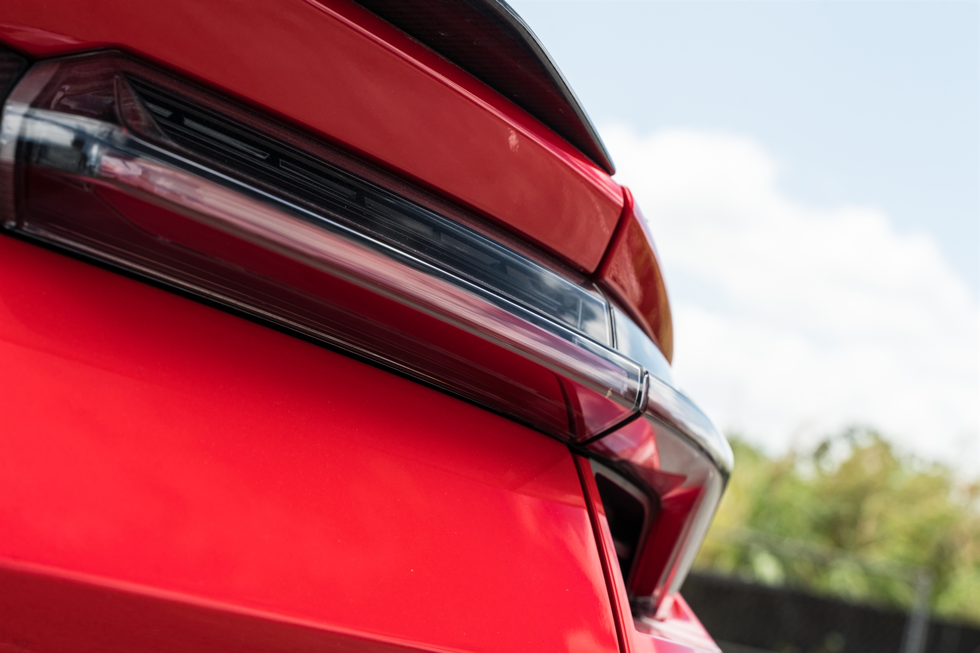 1016 Industries: Urus | Rosso Mars | on 1886 S009 | Satin Black