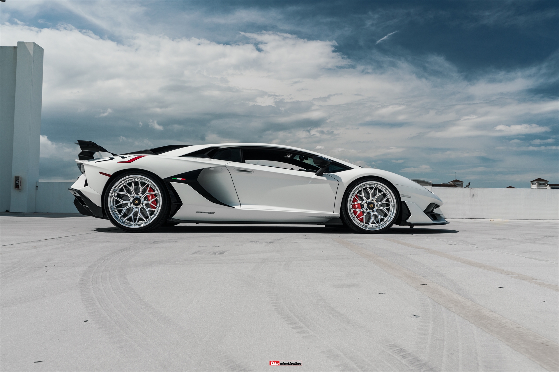 Lamborghini Aventador SVJ | | on AL13 R80 | Two-Tone: Brushed Clear Face + Polished Clear Windows 