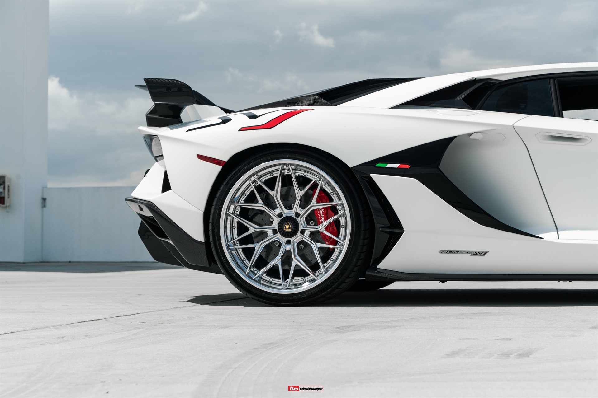 Lamborghini Aventador SVJ | | on AL13 R80 | Two-Tone: Brushed Clear Face + Polished Clear Windows 