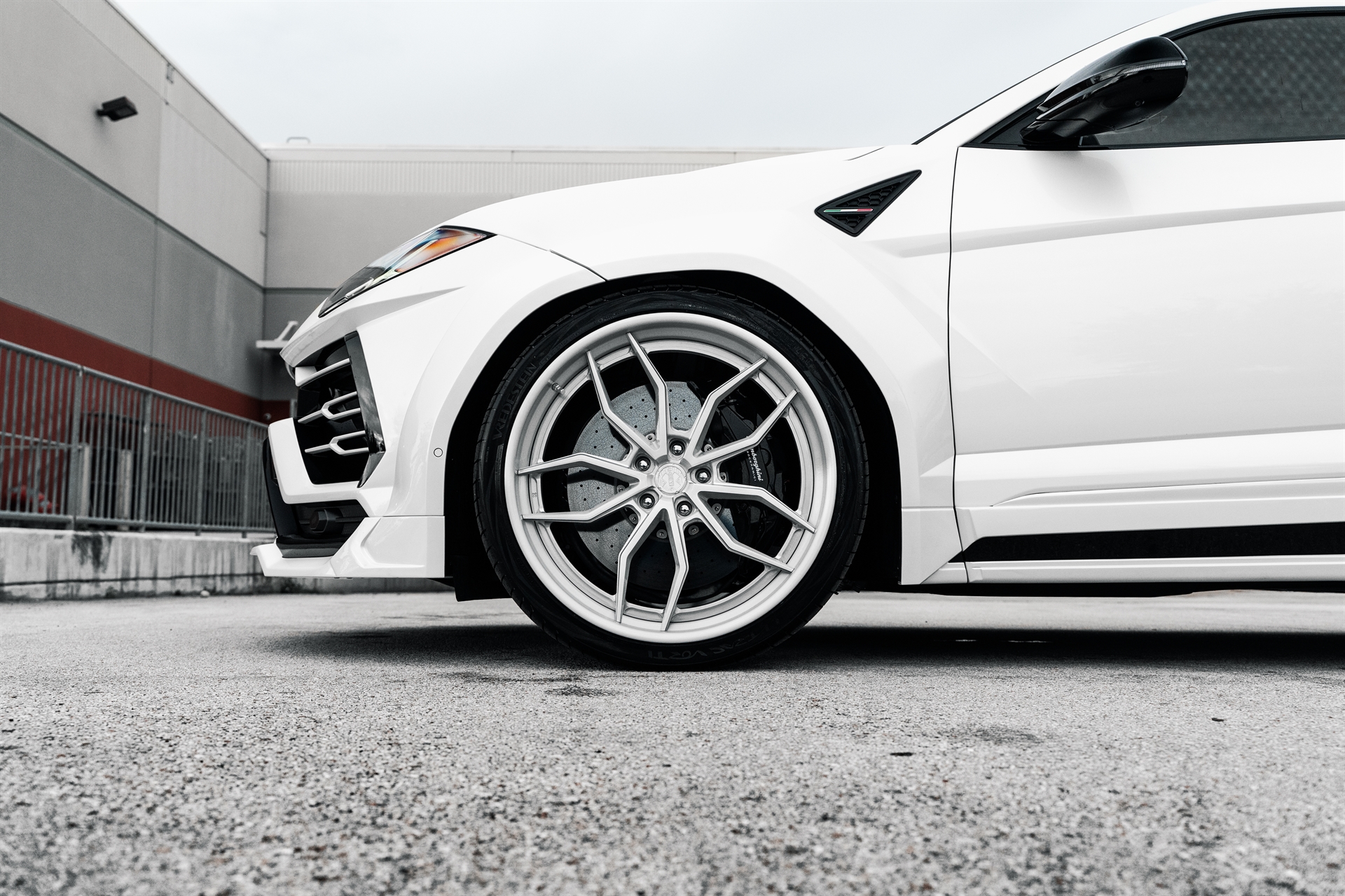 Novitecv: Urus  | | on ANRKY AN31 | Brushed Clear