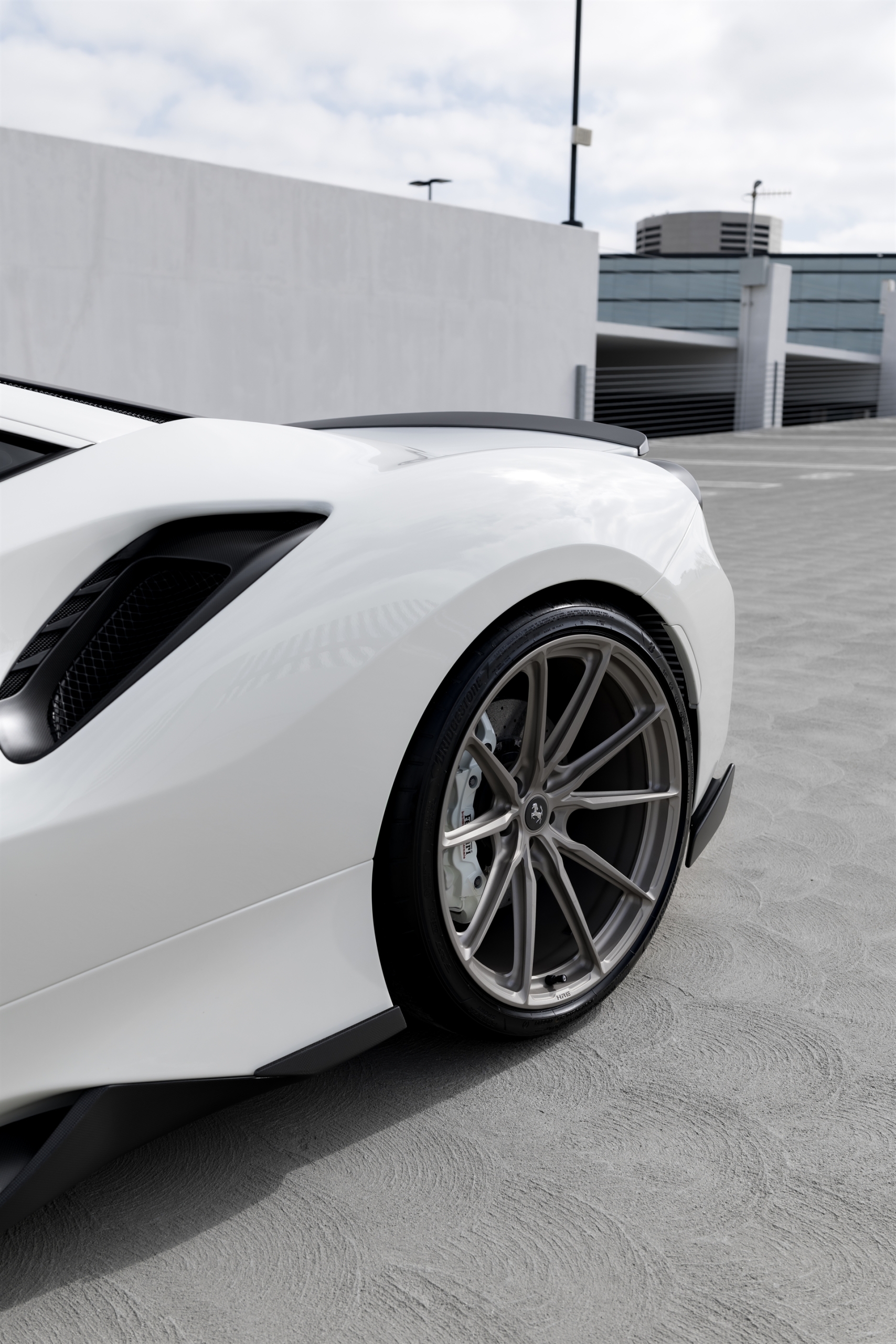Novitec 488 Pista | Bianco Avus | on HRE P104SC | Satin White Gold