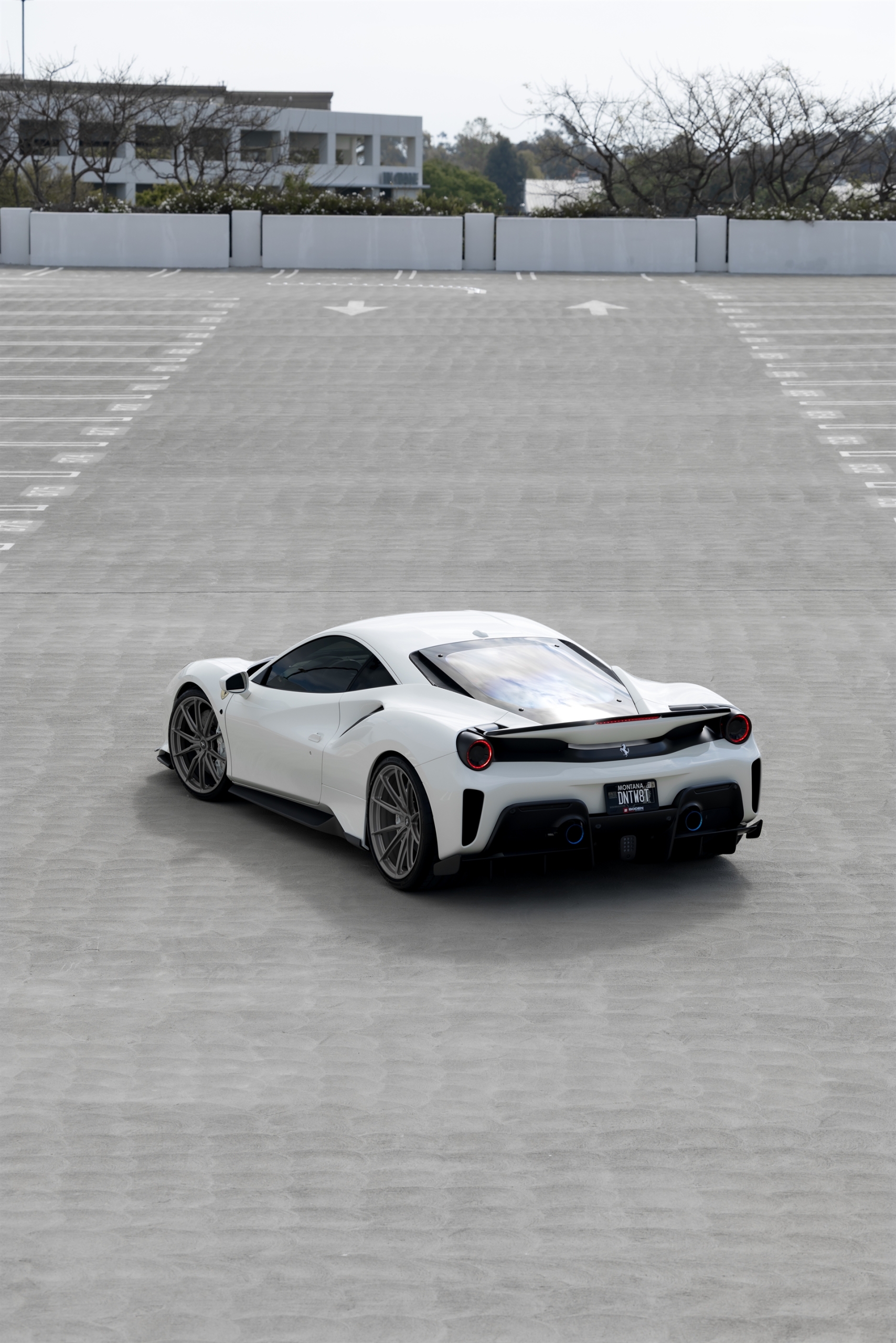 Novitec 488 Pista | Bianco Avus | on HRE P104SC | Satin White Gold