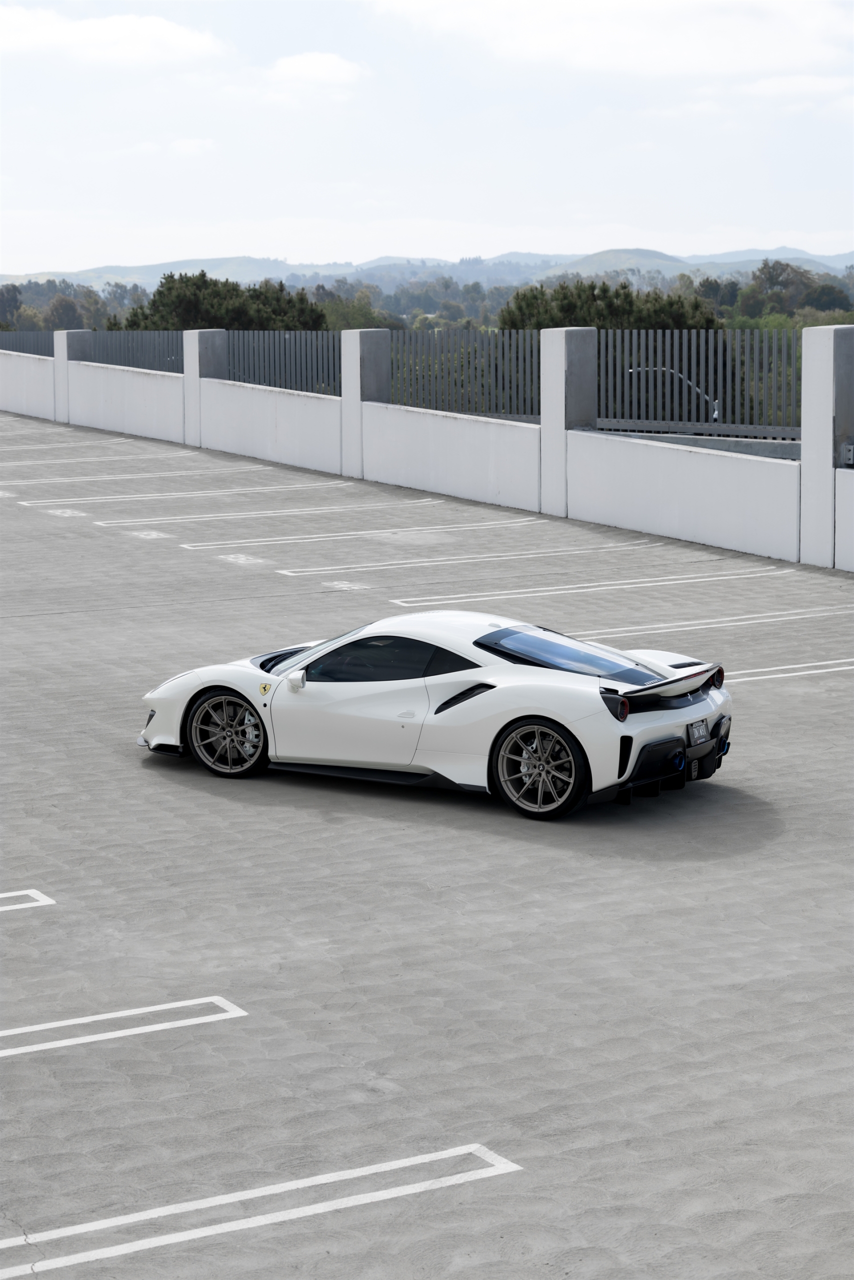 Novitec 488 Pista | Bianco Avus | on HRE P104SC | Satin White Gold